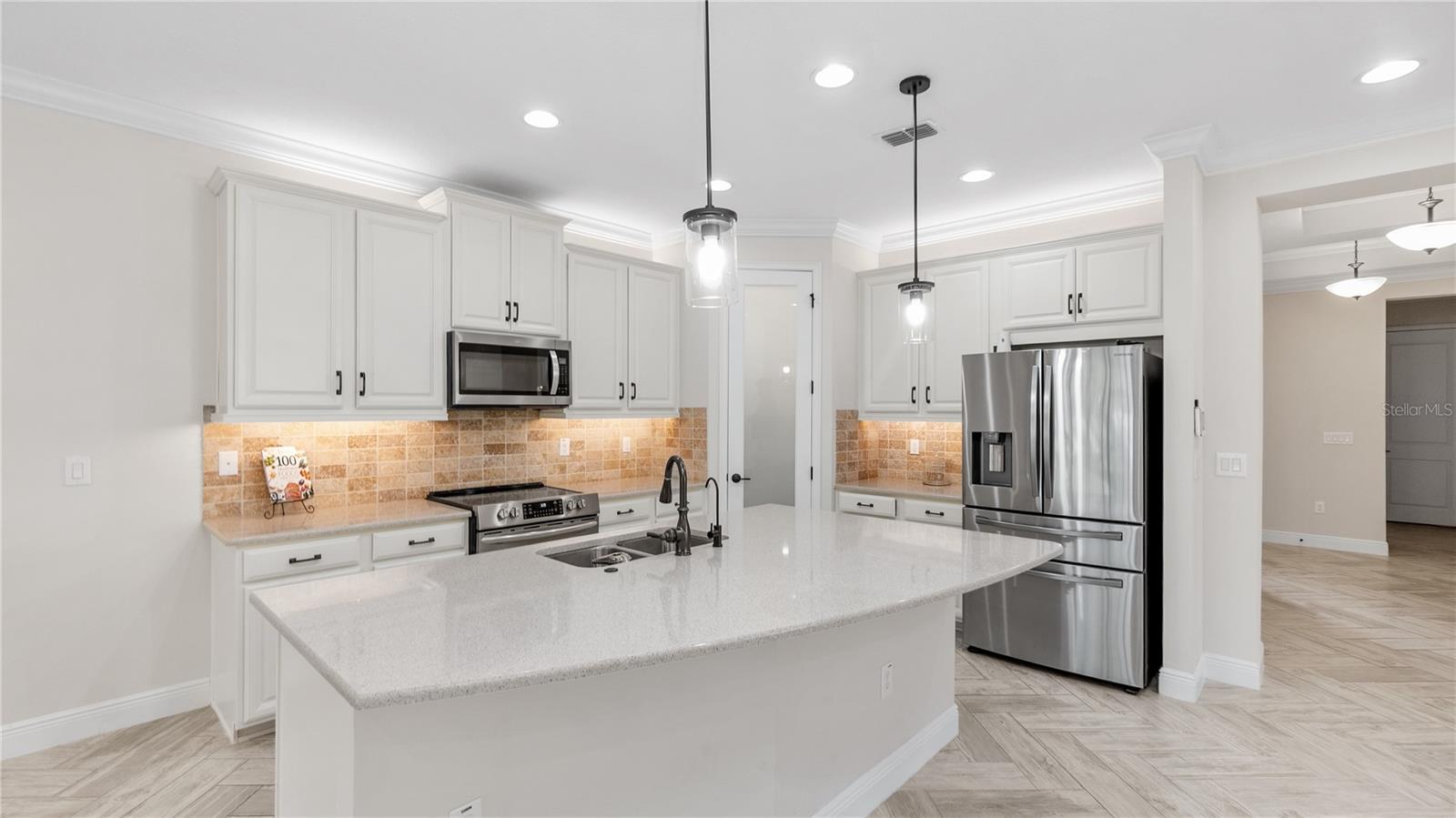 Image 19 of 38 For 11714 Wrought Pine Loop