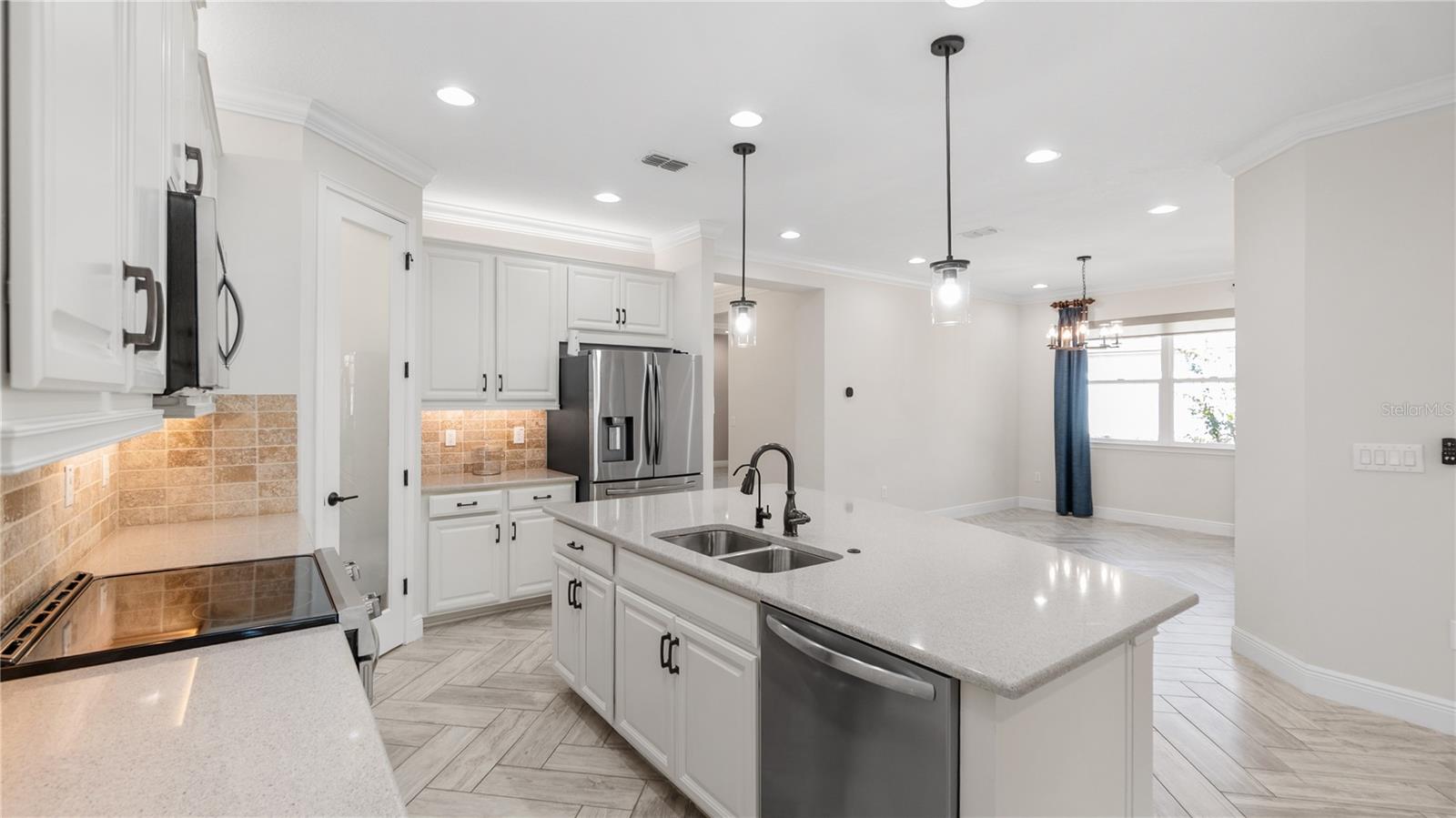 Image 21 of 38 For 11714 Wrought Pine Loop