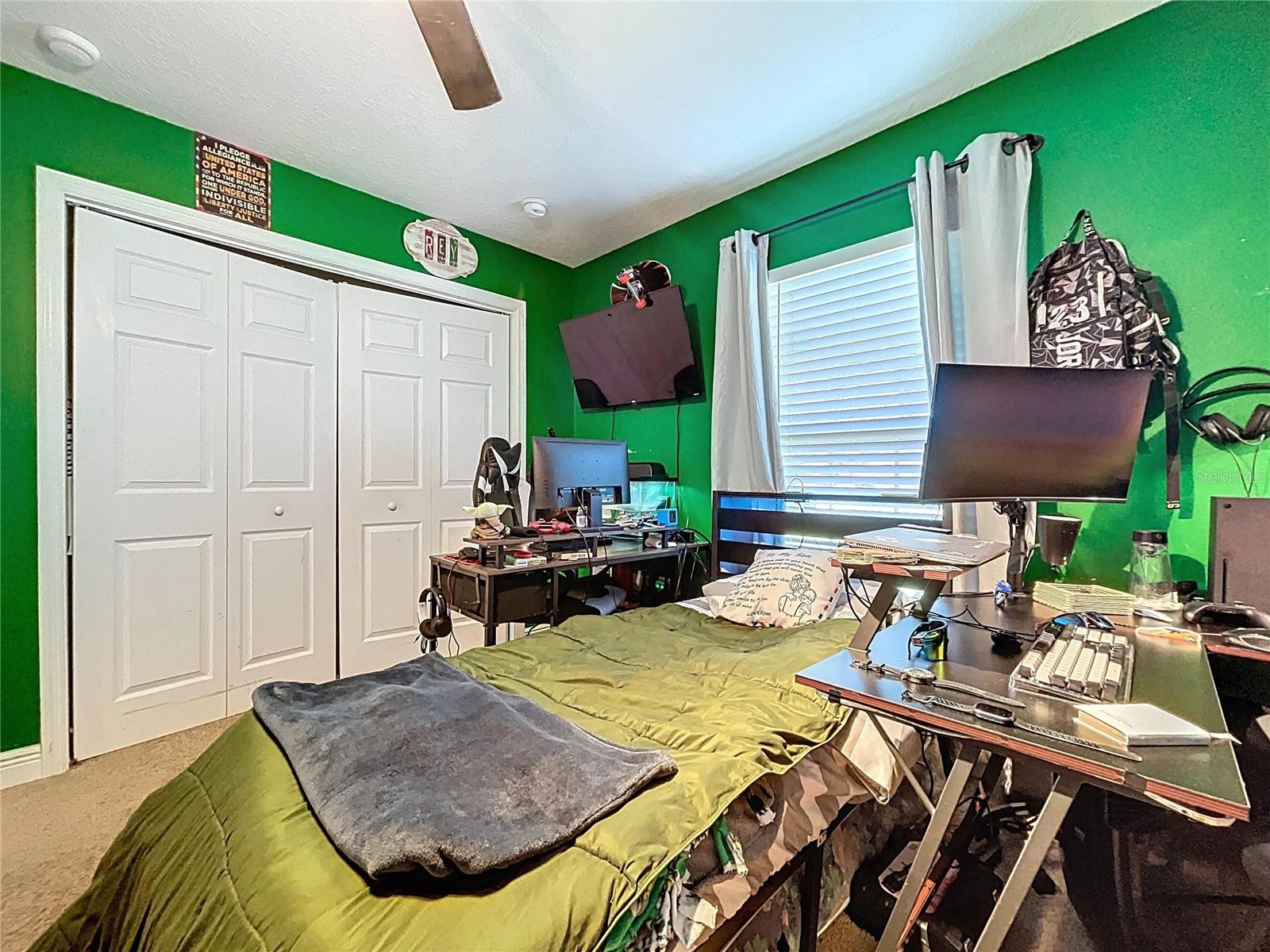 Listing photo id 17 for 9171 Paradisea Drive