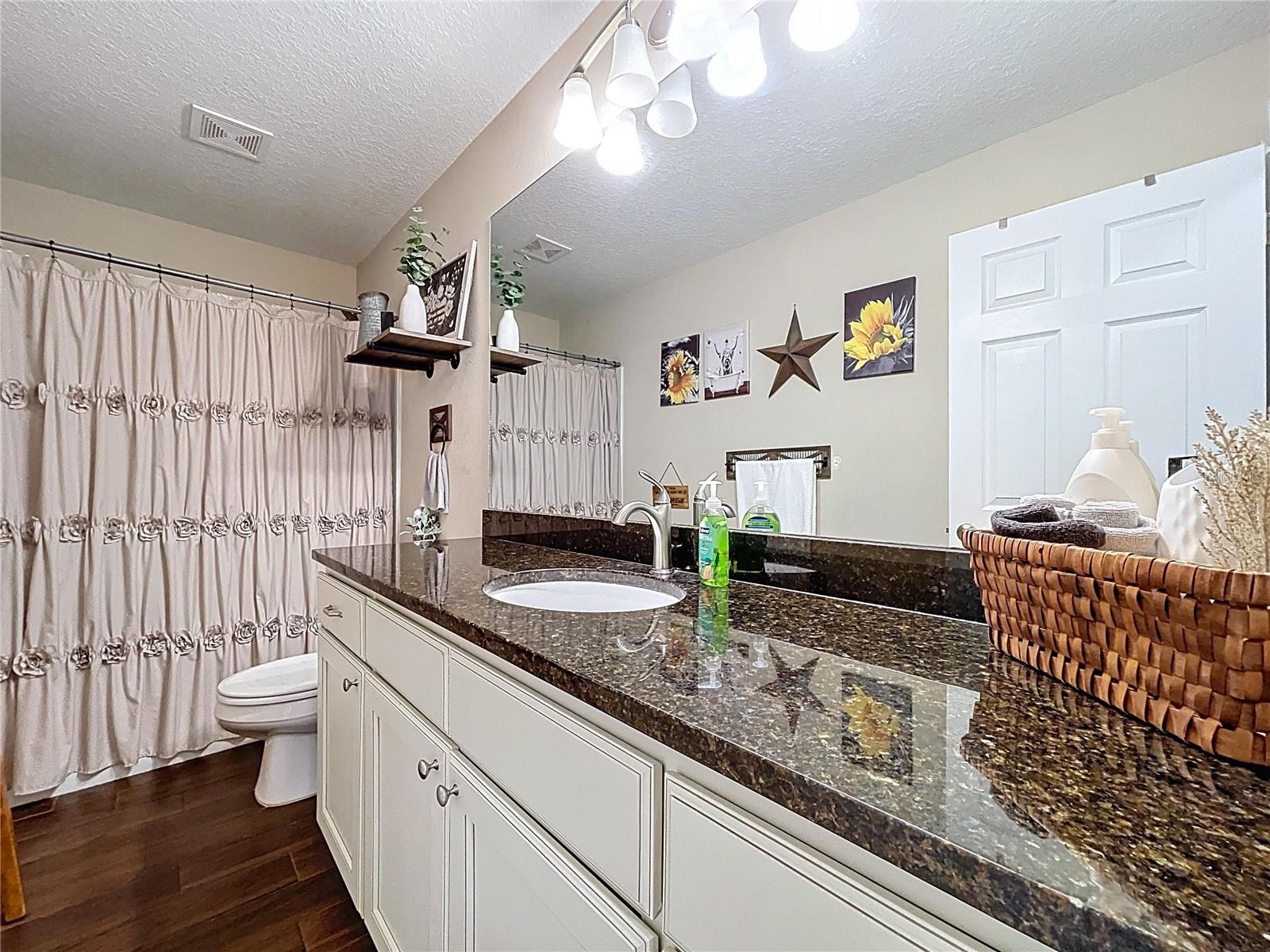 Listing photo id 18 for 9171 Paradisea Drive