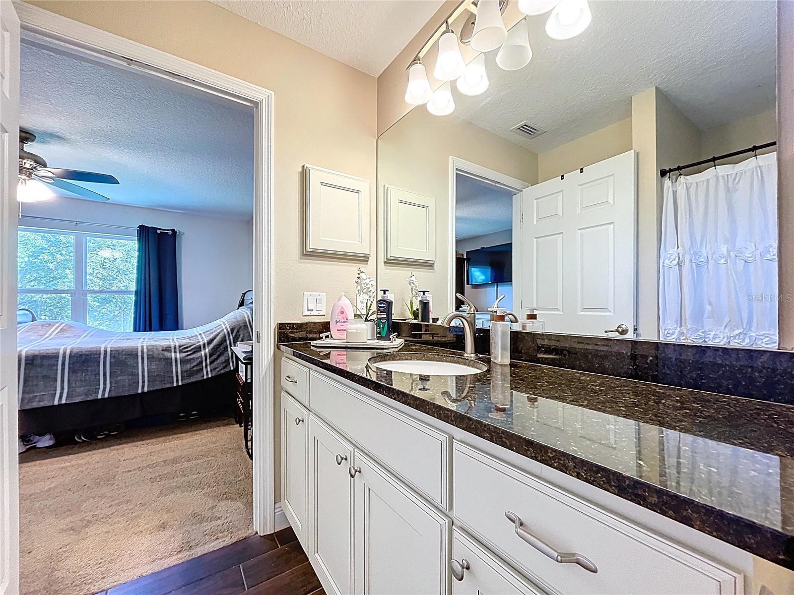 Listing photo id 22 for 9171 Paradisea Drive