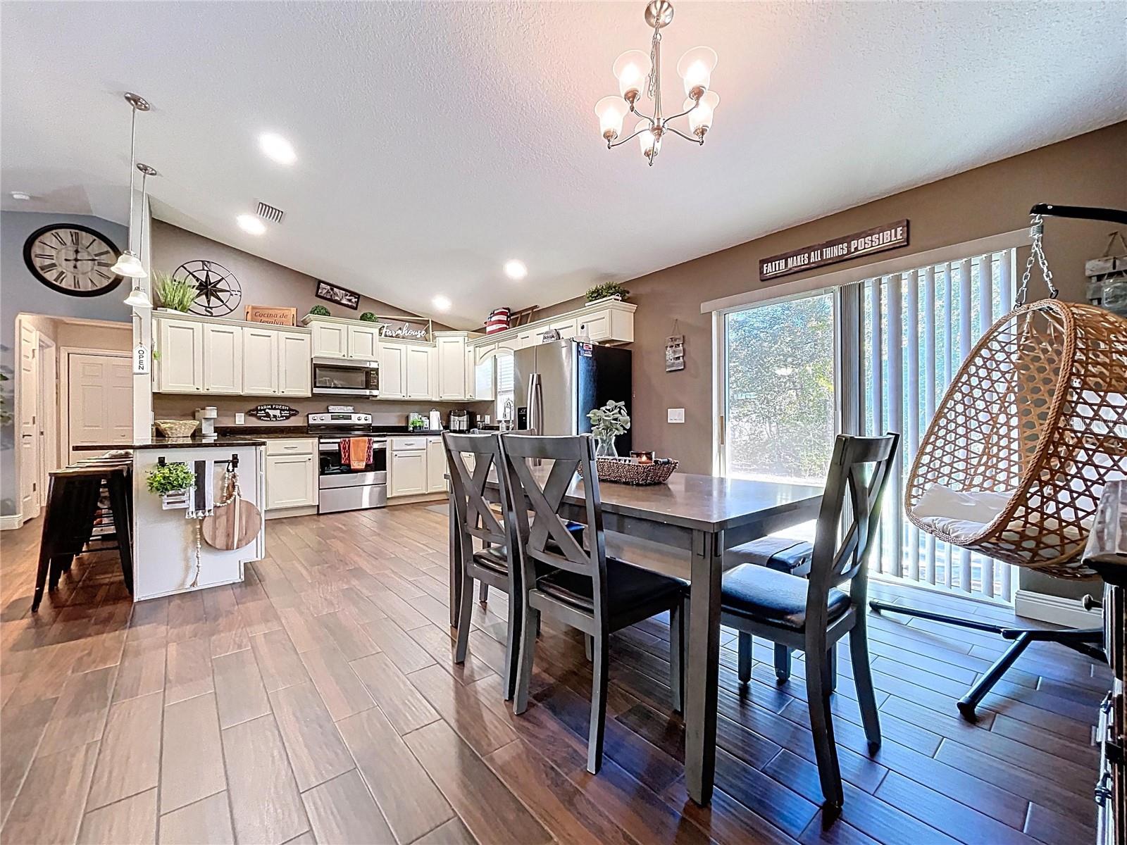 Listing photo id 32 for 9171 Paradisea Drive