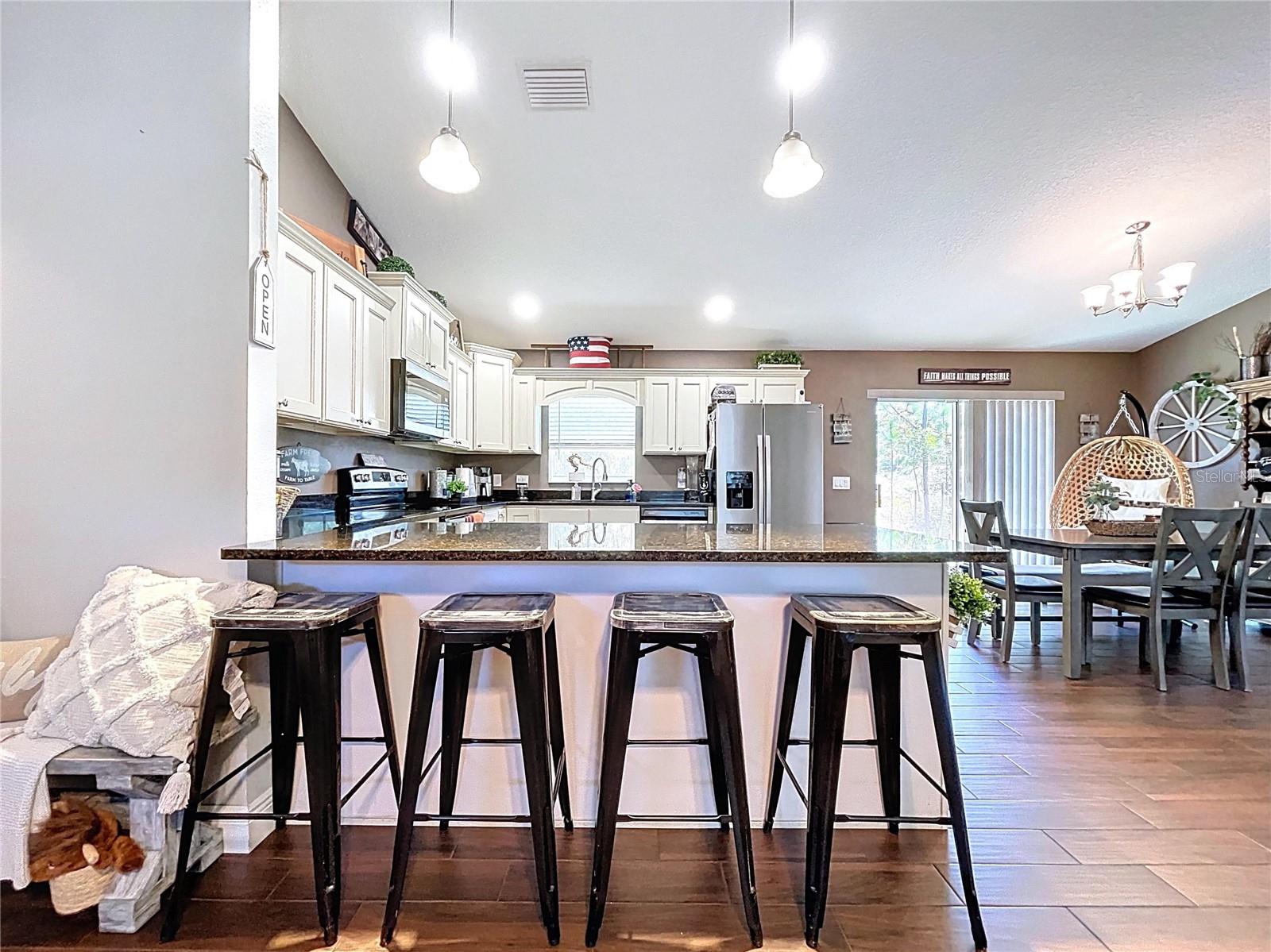 Listing photo id 6 for 9171 Paradisea Drive