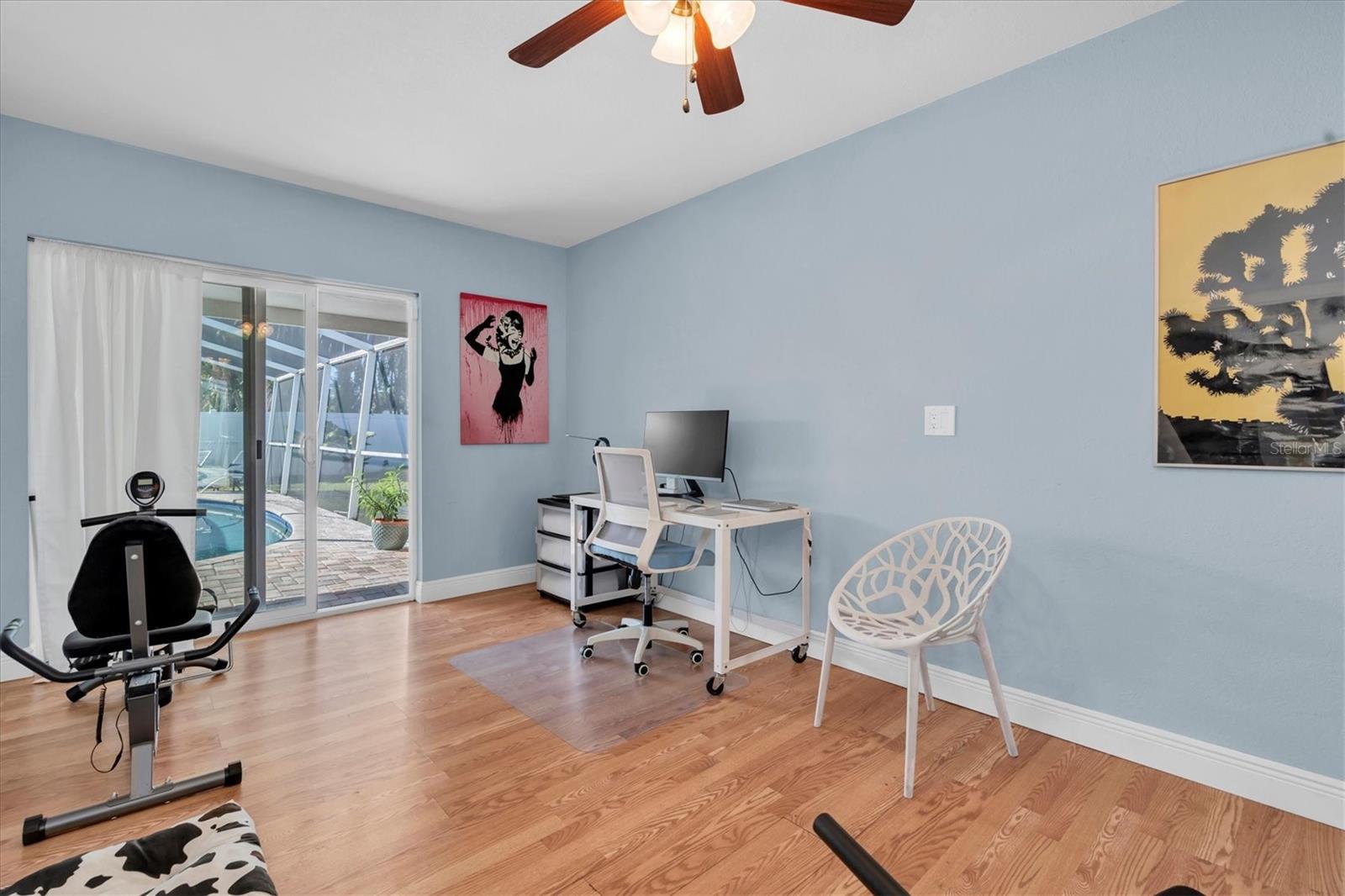 Listing photo id 14 for 4301 50th Terrace S