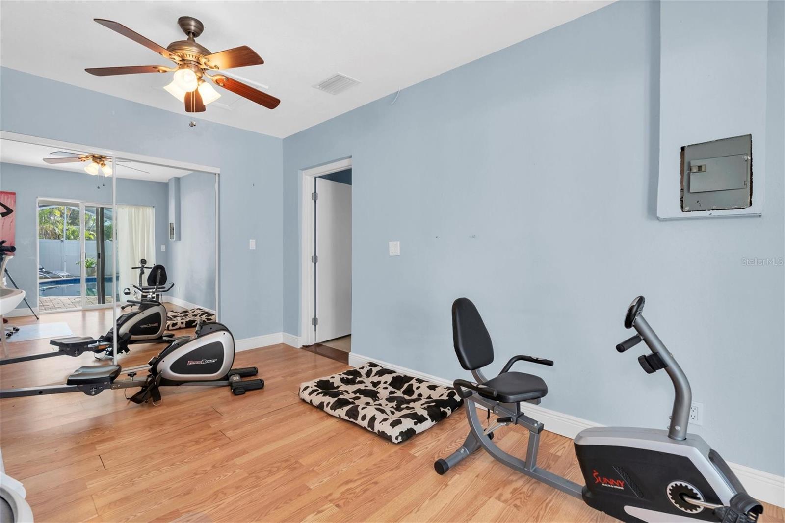 Listing photo id 15 for 4301 50th Terrace S