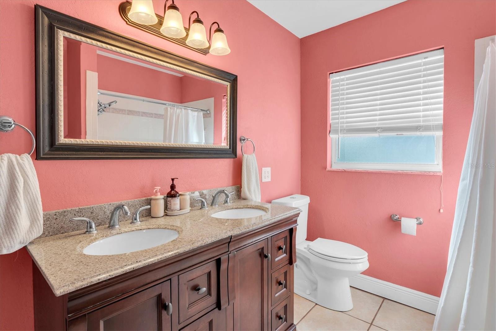 Listing photo id 19 for 4301 50th Terrace S