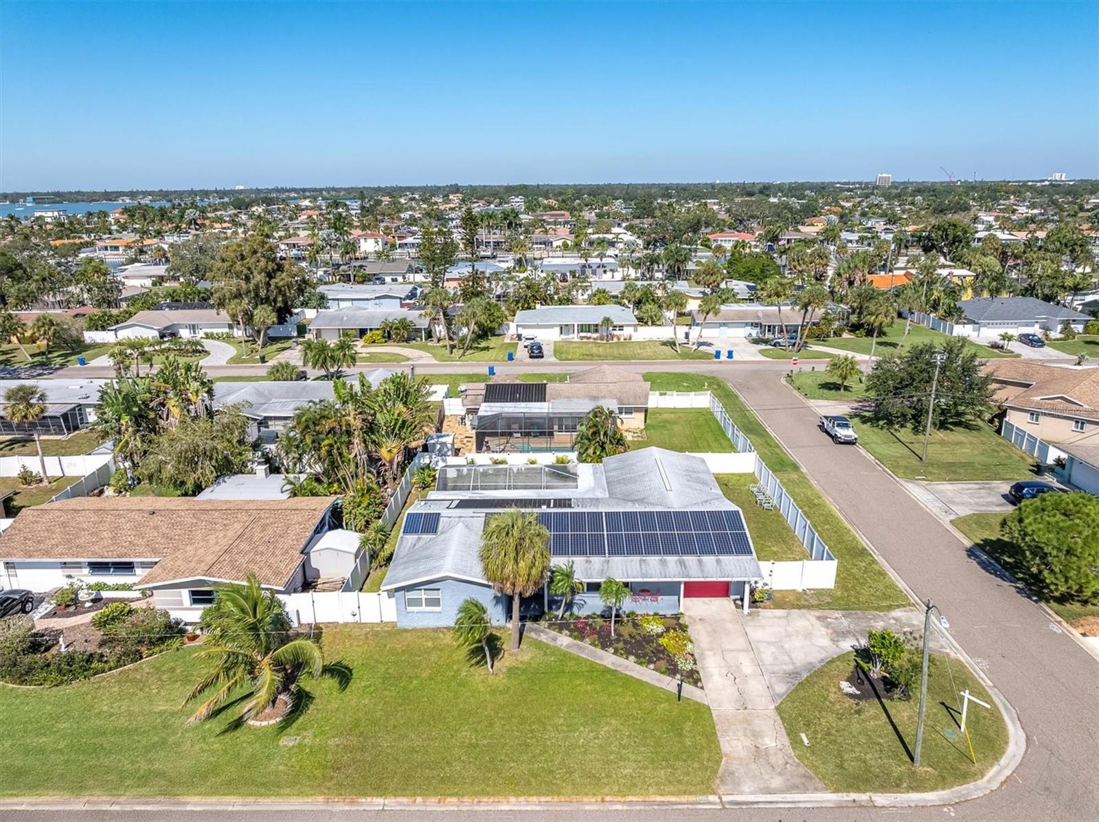 Listing photo id 28 for 4301 50th Terrace S