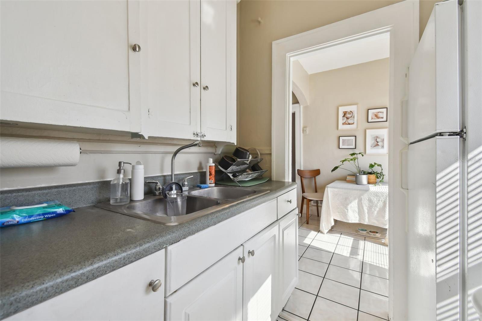 Image 20 of 48 For 2445 2nd Avenue N 4