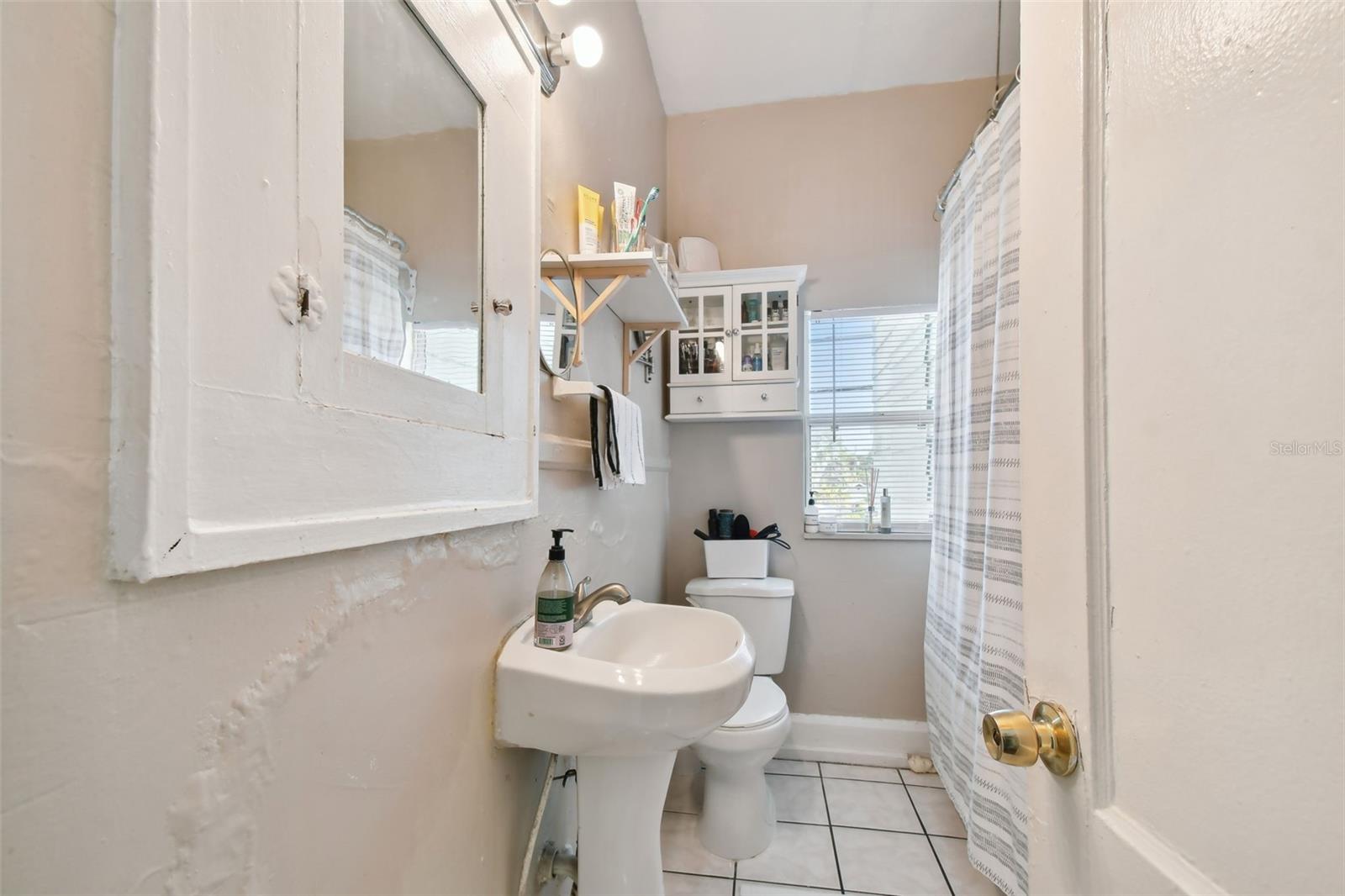 Image 39 of 48 For 2445 2nd Avenue N 4