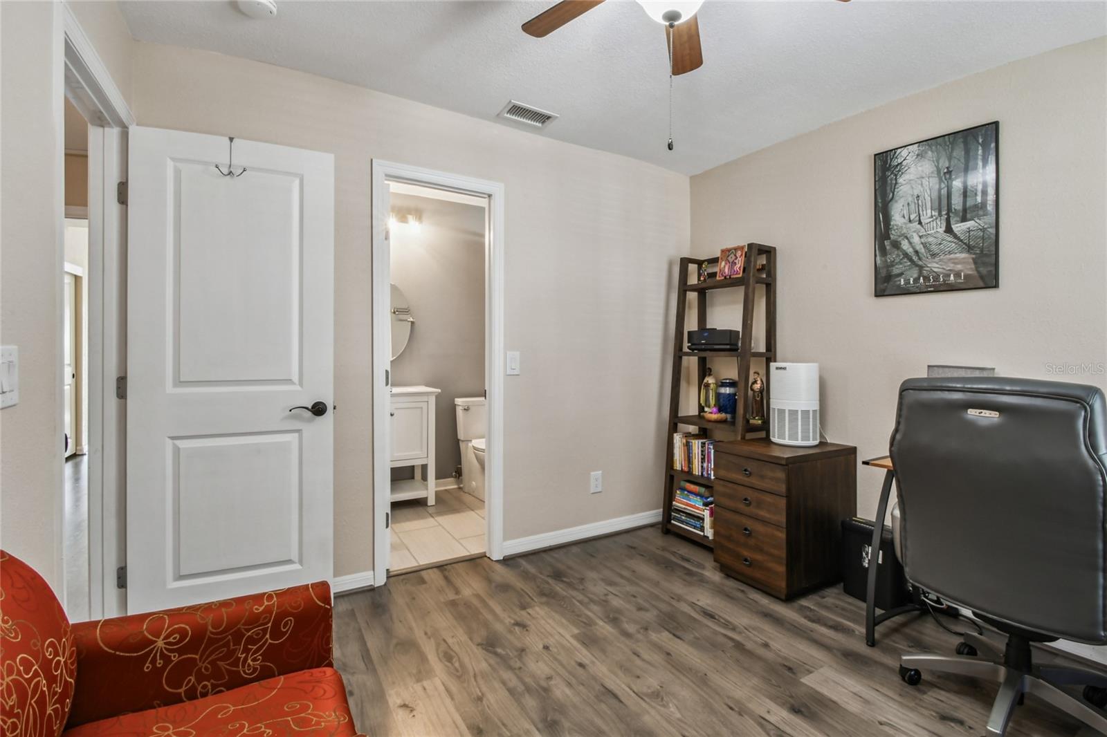 Image 29 of 69 For 6916 Lake Place Court