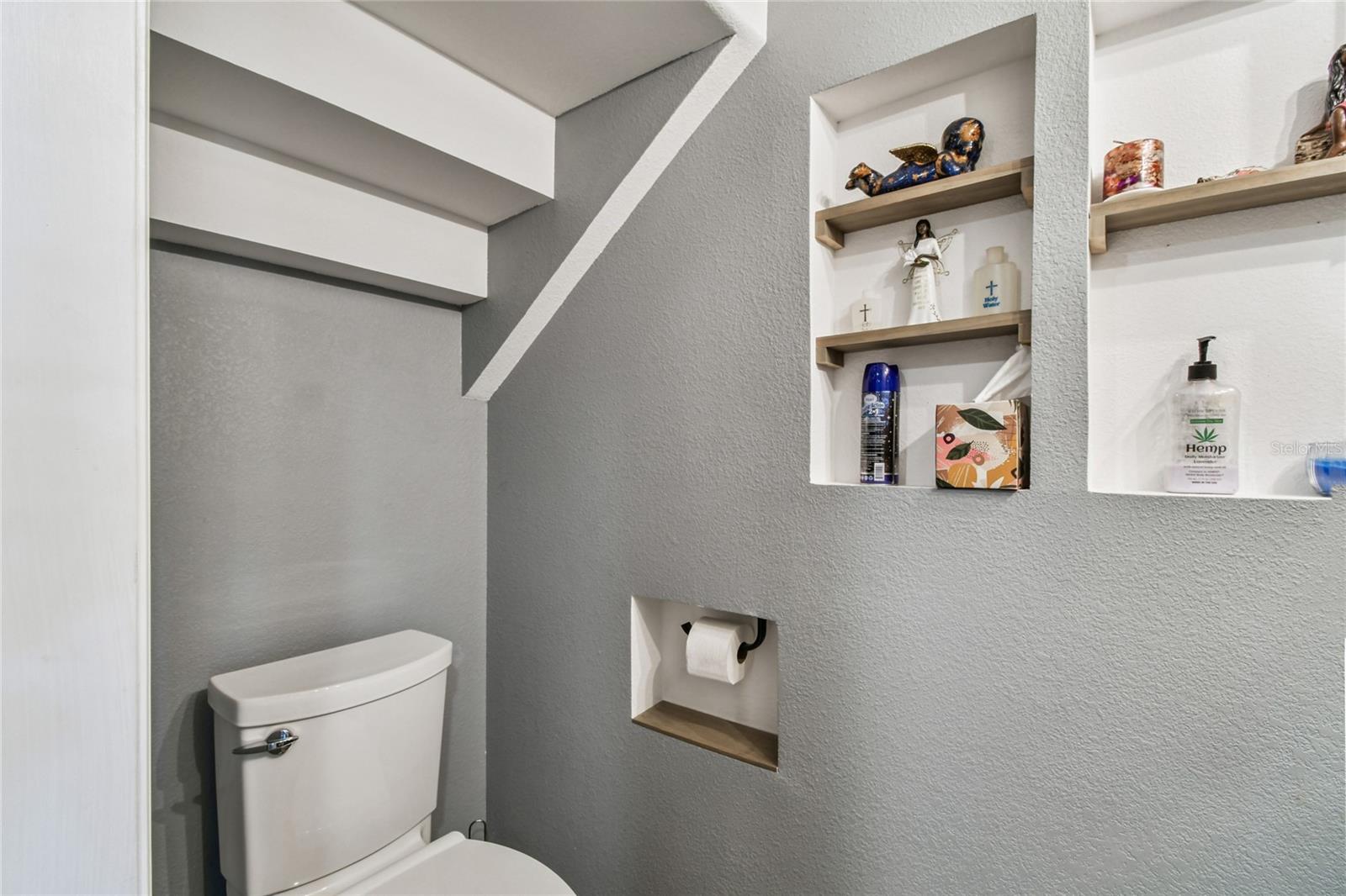 Image 32 of 69 For 6916 Lake Place Court