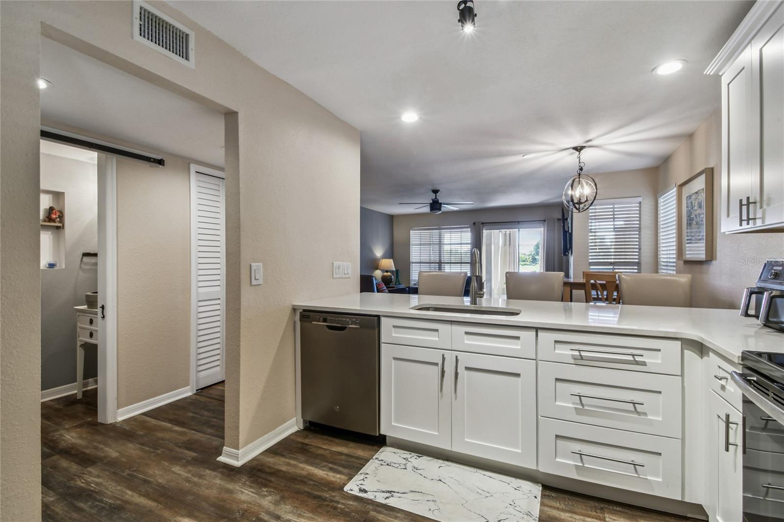 Image 9 of 69 For 6916 Lake Place Court