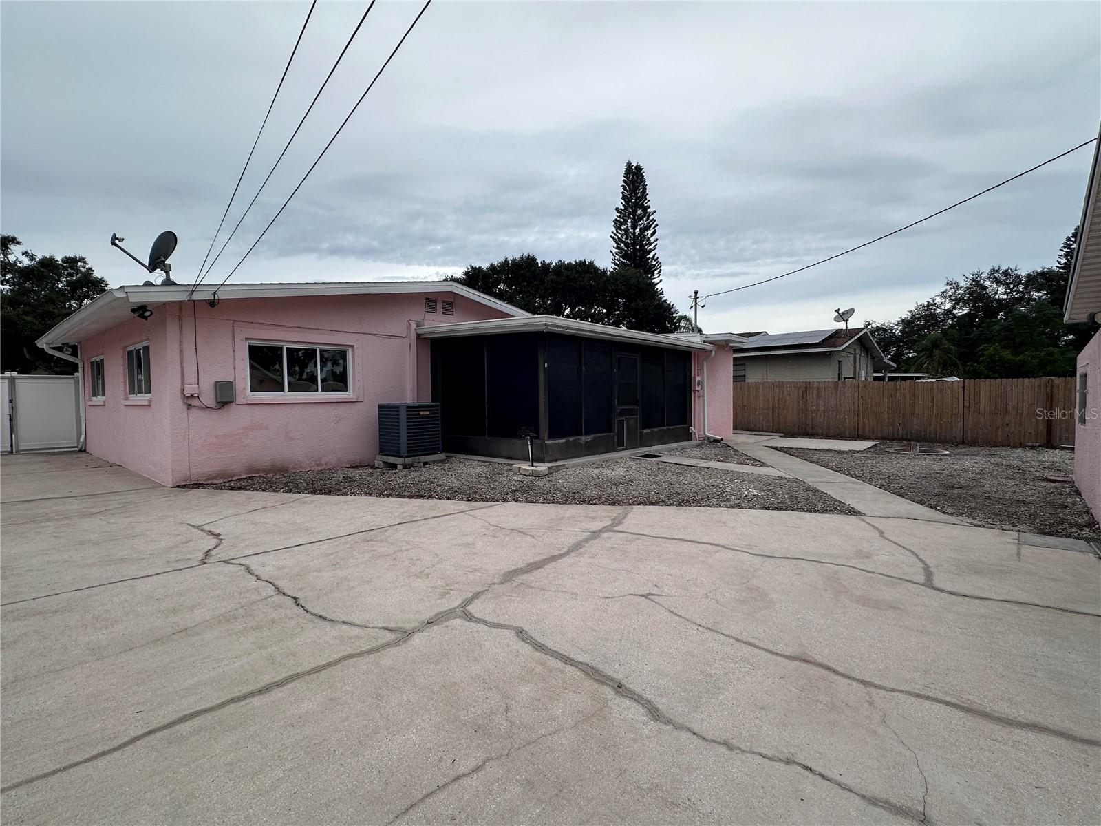 Image 23 of 26 For 10659 108th Street