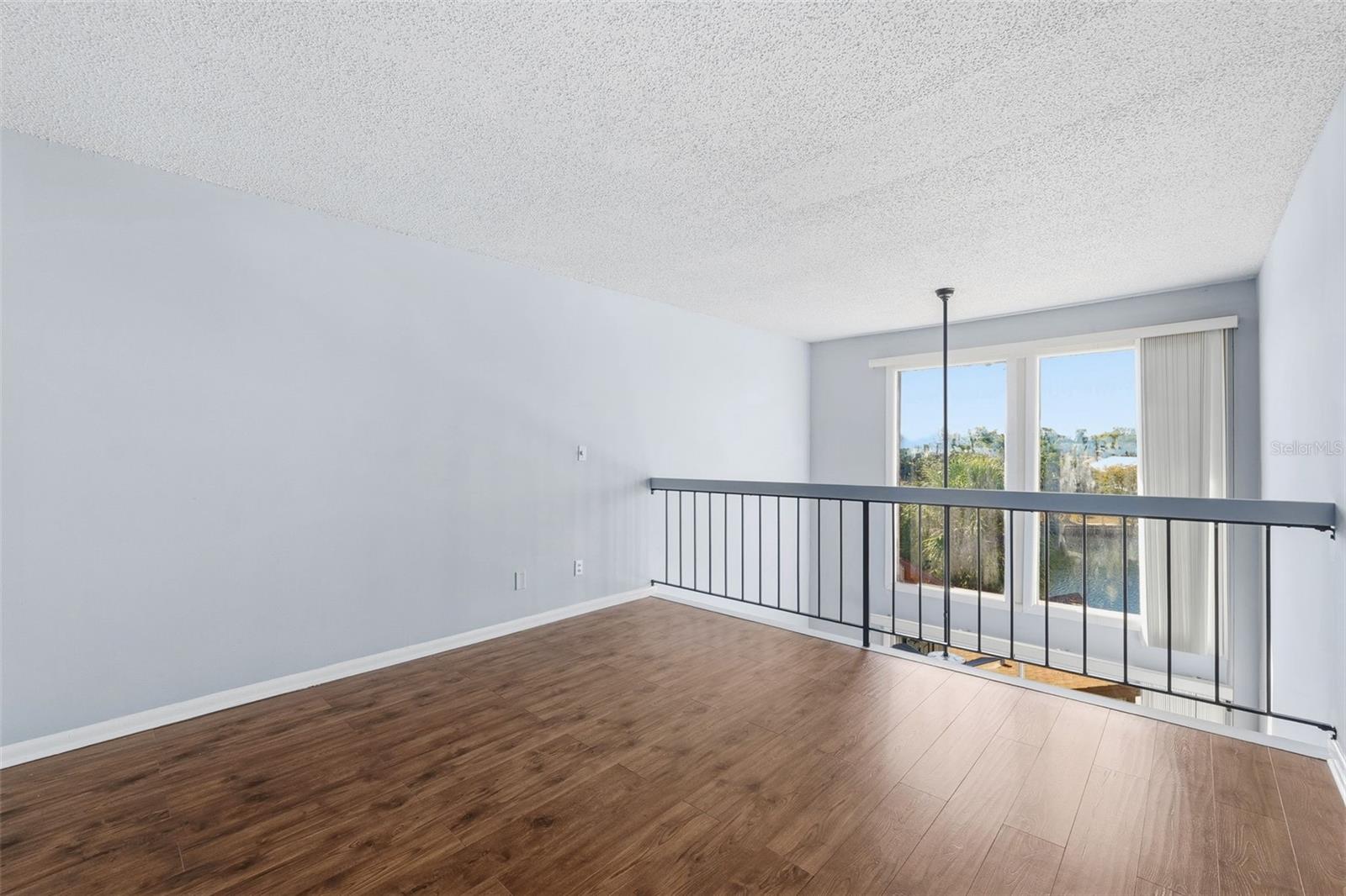 Image 20 of 31 For 6321 Newtown Circle 21b7