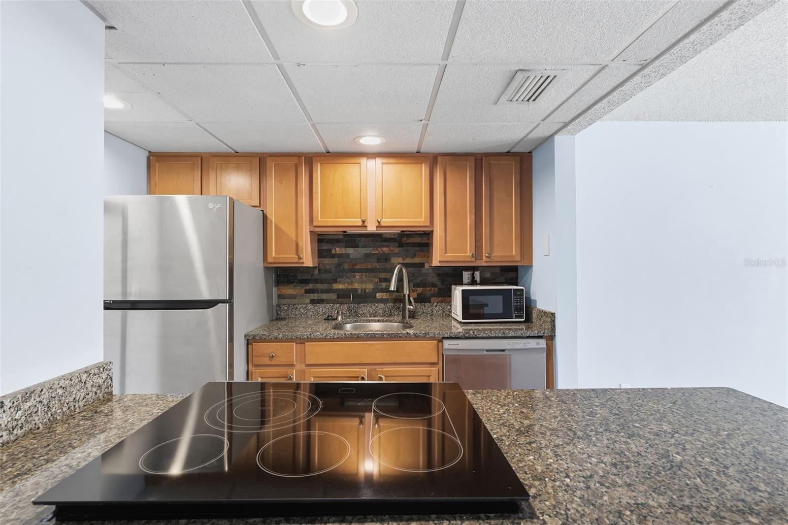 Image 4 of 31 For 6321 Newtown Circle 21b7