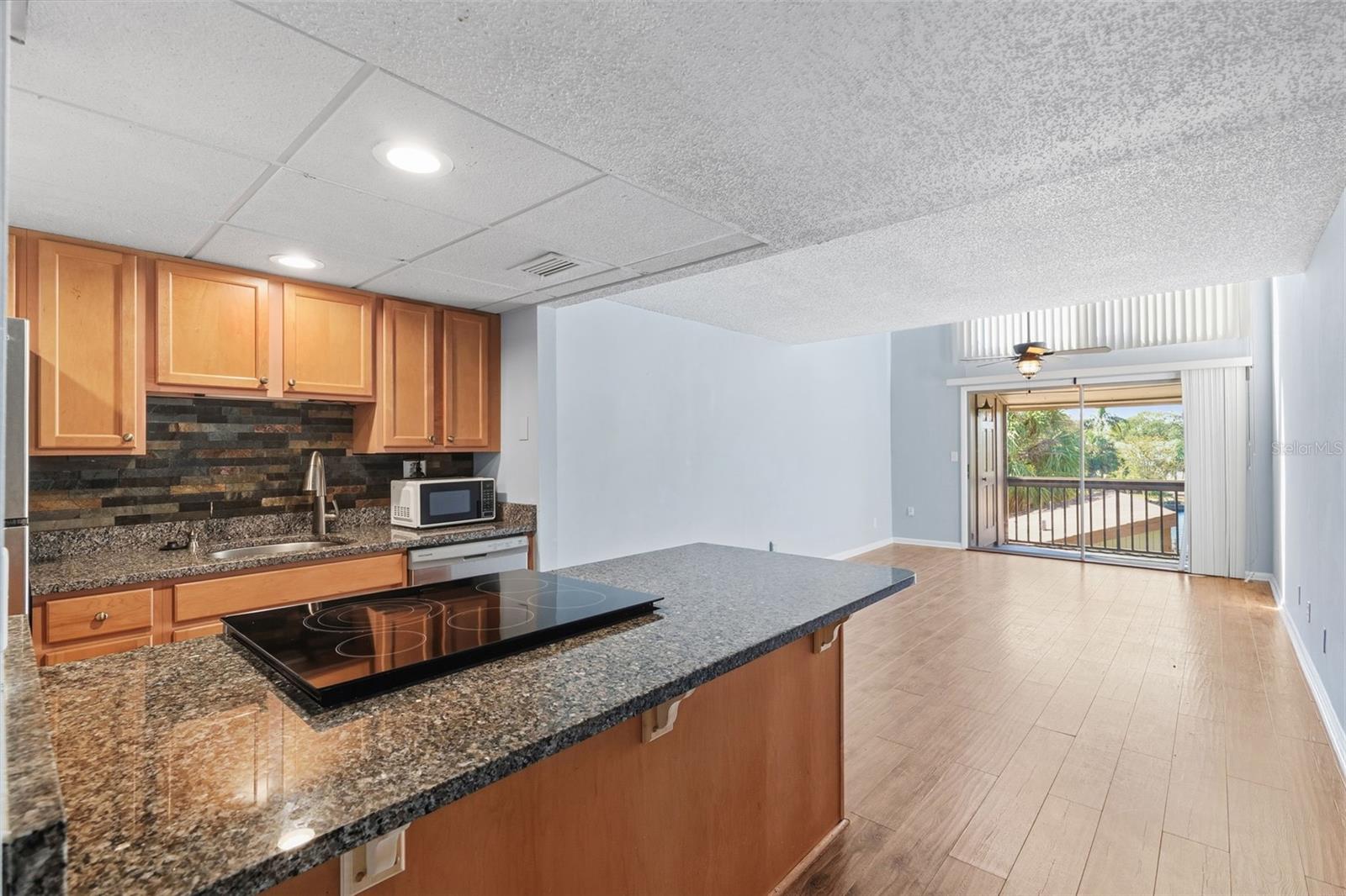 Image 5 of 31 For 6321 Newtown Circle 21b7