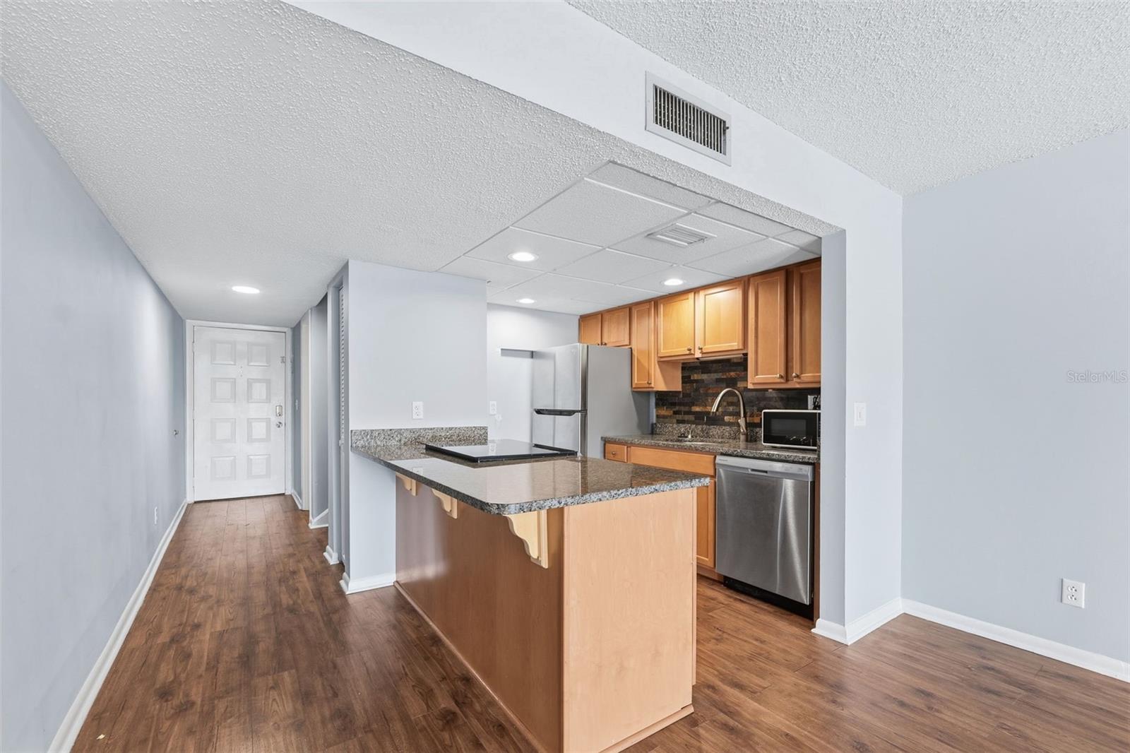 Image 8 of 31 For 6321 Newtown Circle 21b7