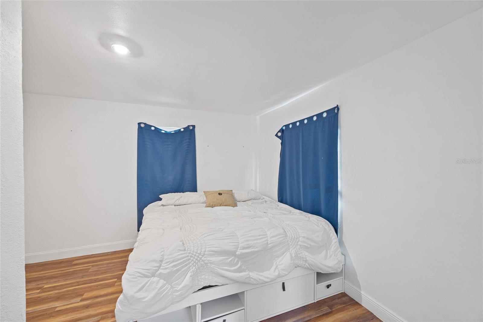 Image 10 of 22 For 1104 Alsobrook Street