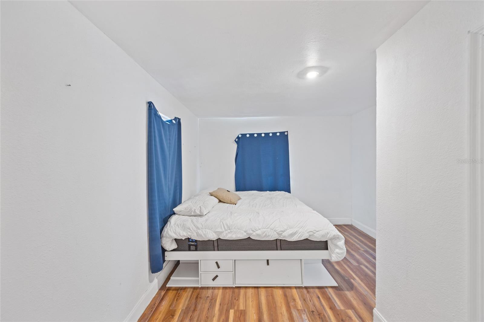 Image 11 of 22 For 1104 Alsobrook Street