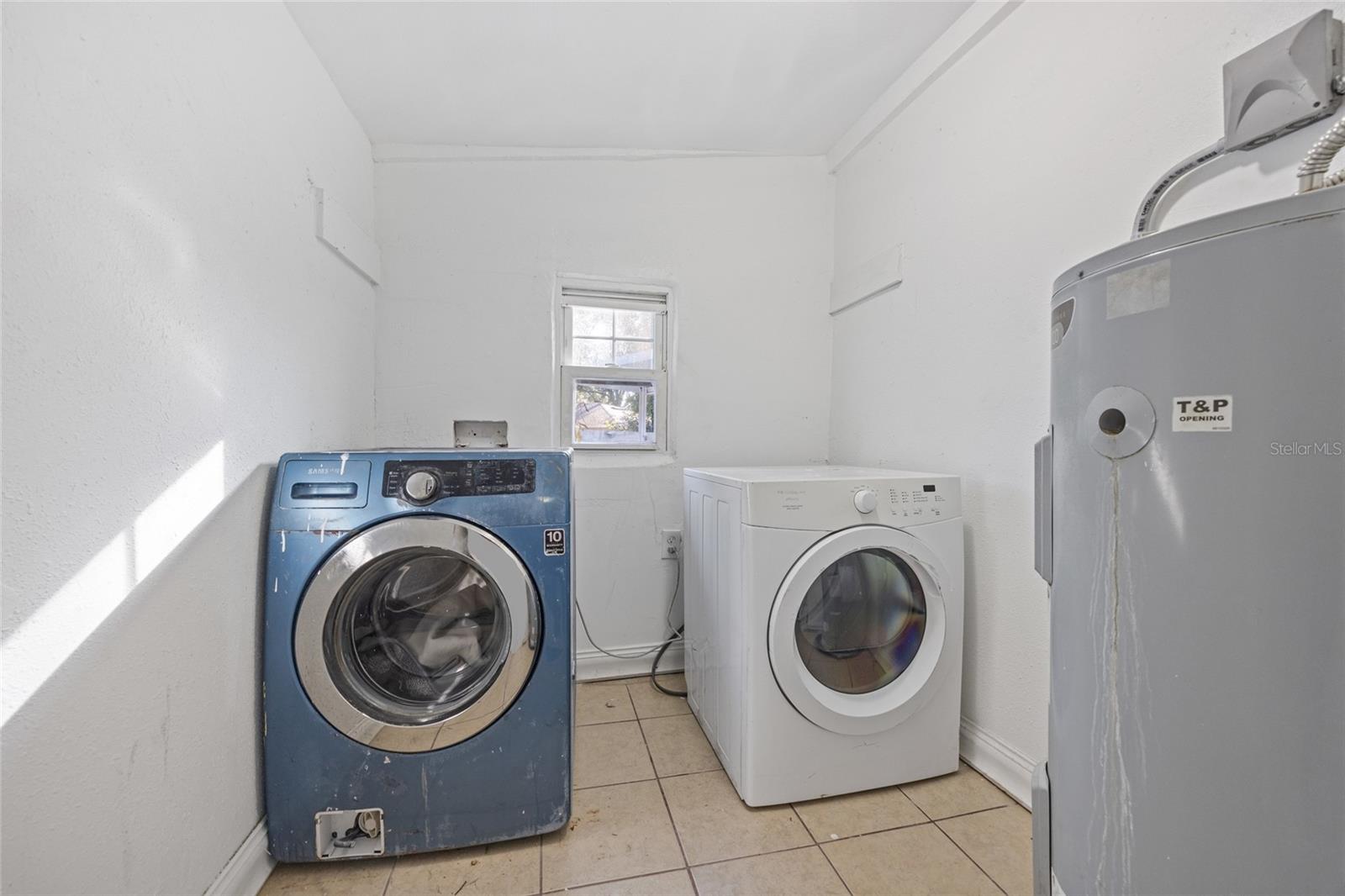 Image 15 of 22 For 1104 Alsobrook Street