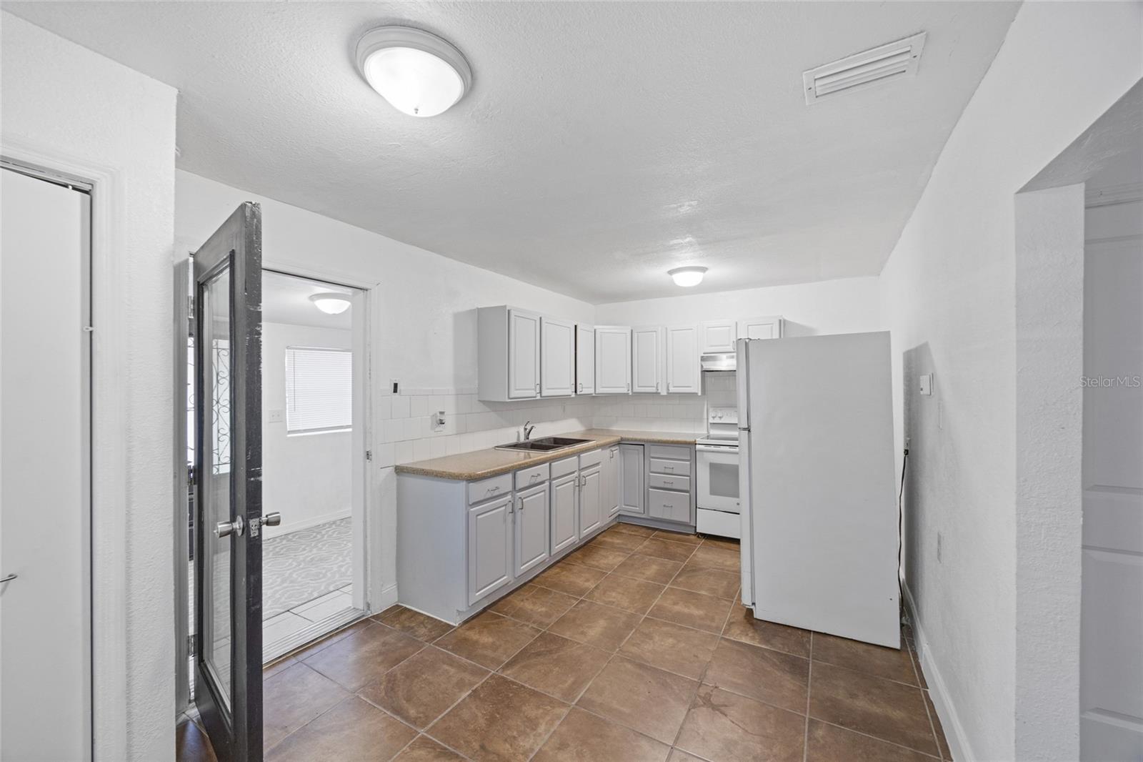 Image 8 of 22 For 1104 Alsobrook Street