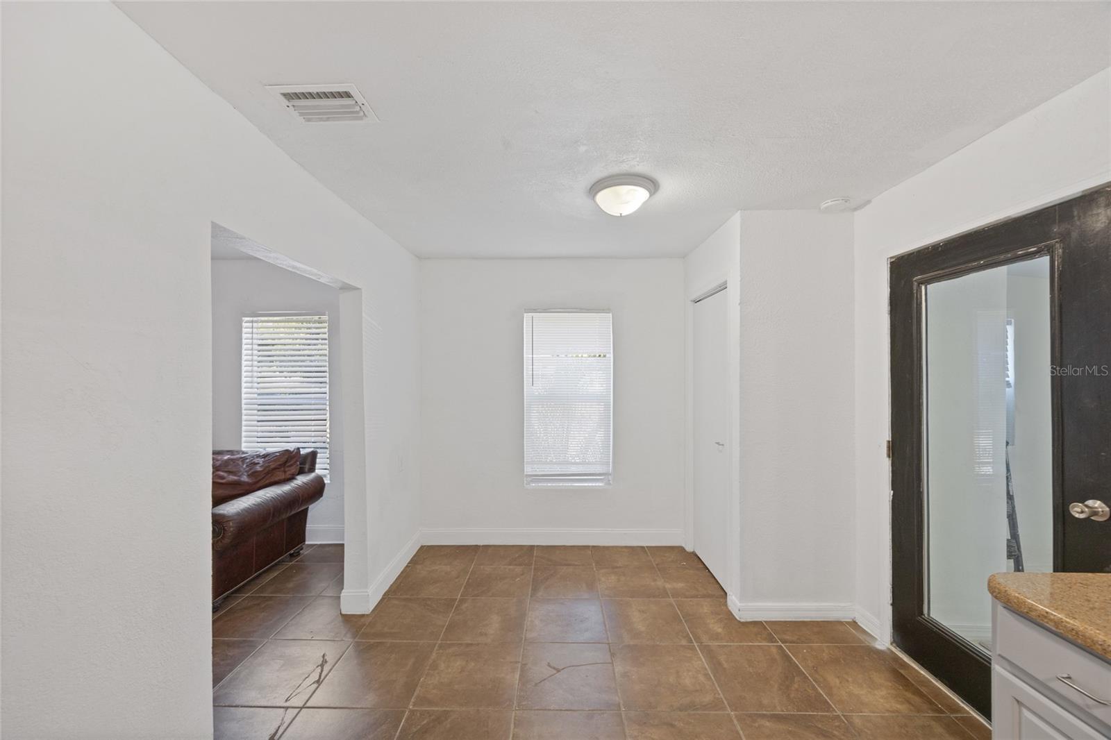 Image 9 of 22 For 1104 Alsobrook Street