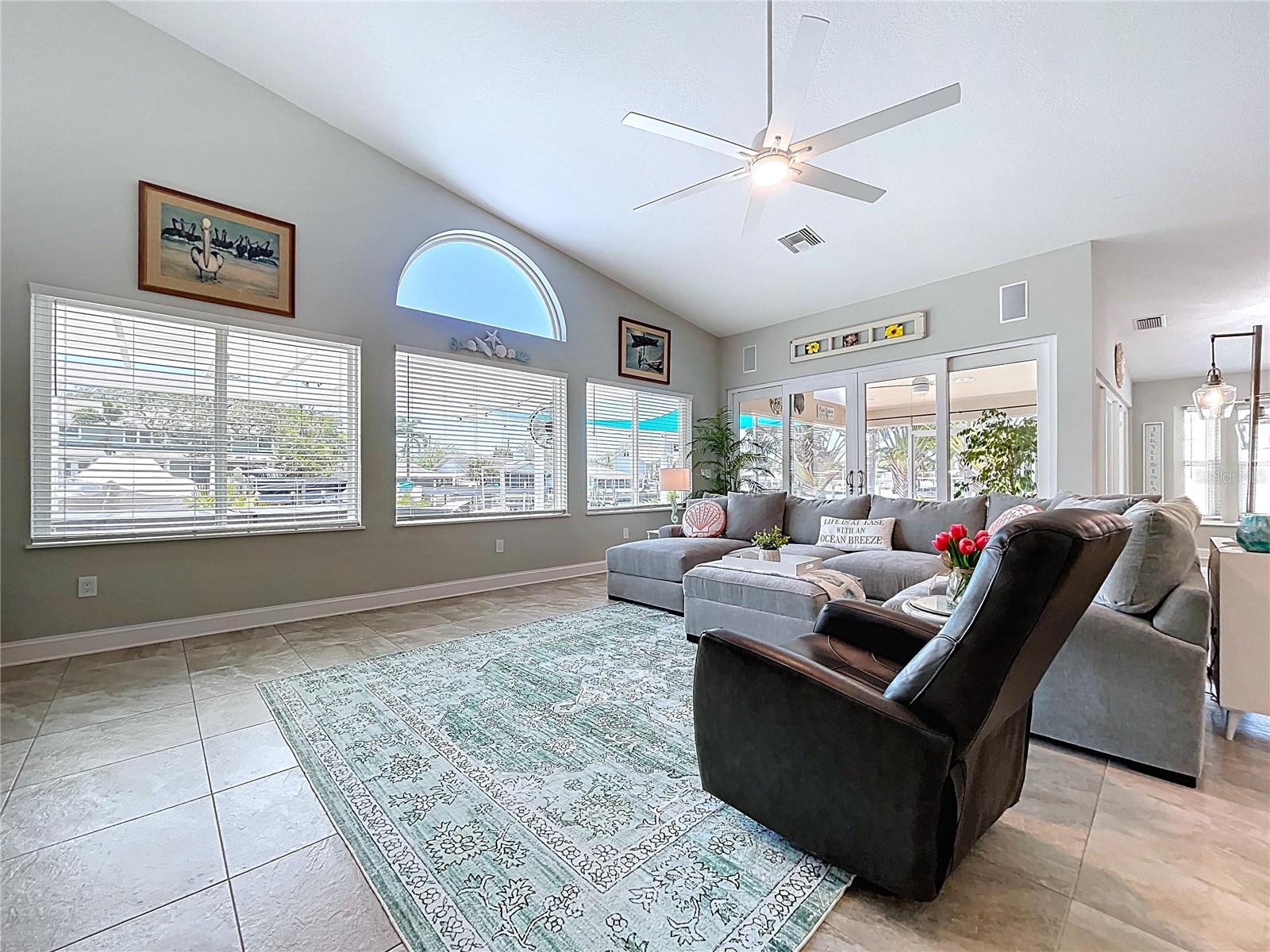 Image 18 of 71 For 386 Westwinds Drive