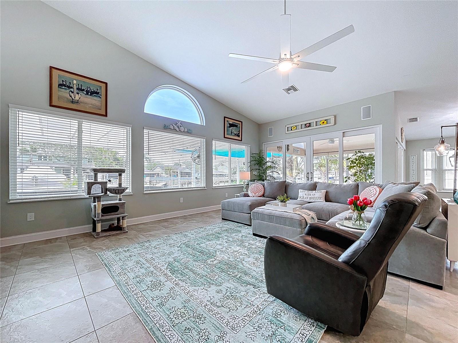 Image 22 of 71 For 386 Westwinds Drive