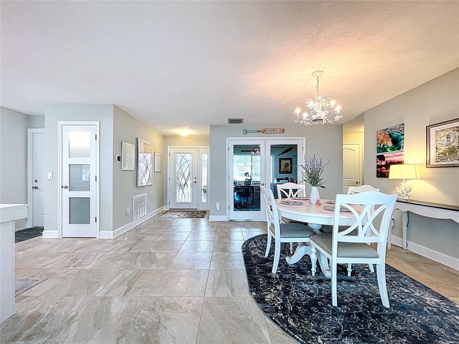 Image 7 of 71 For 386 Westwinds Drive