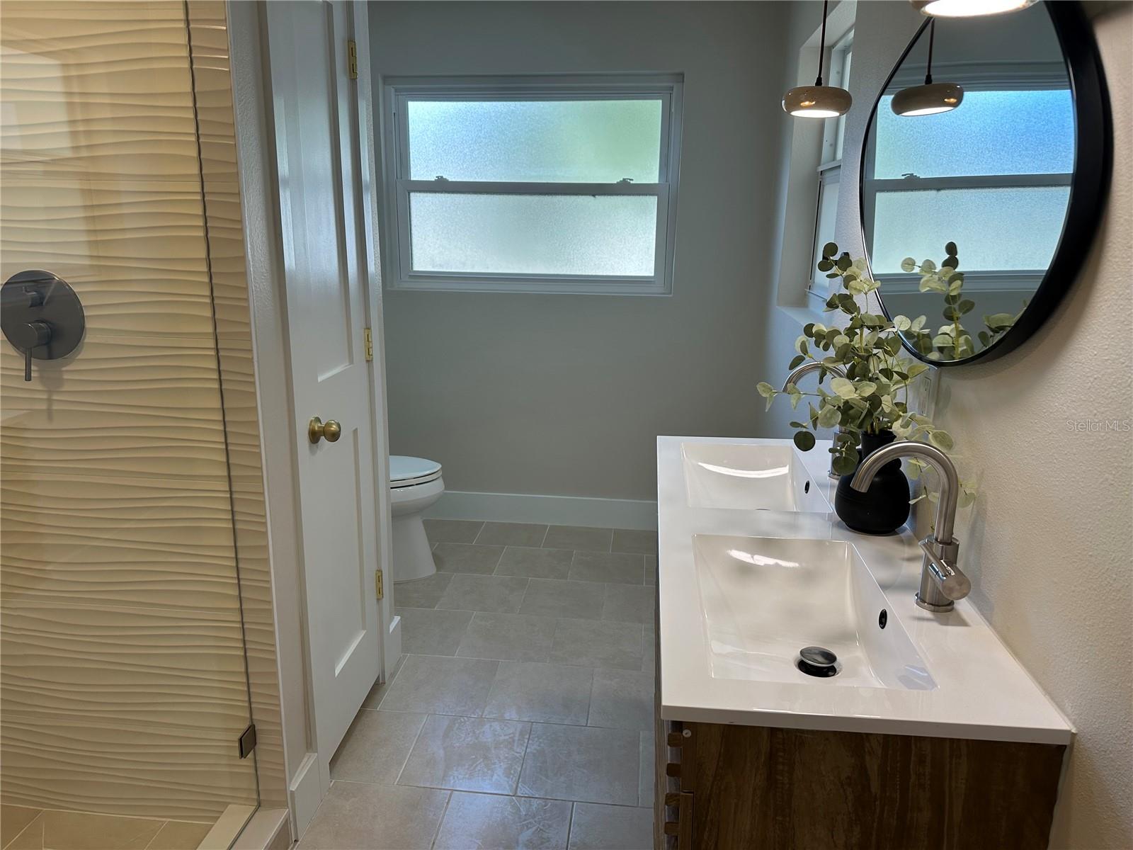 Listing photo id 10 for 2001 Powhatan Avenue