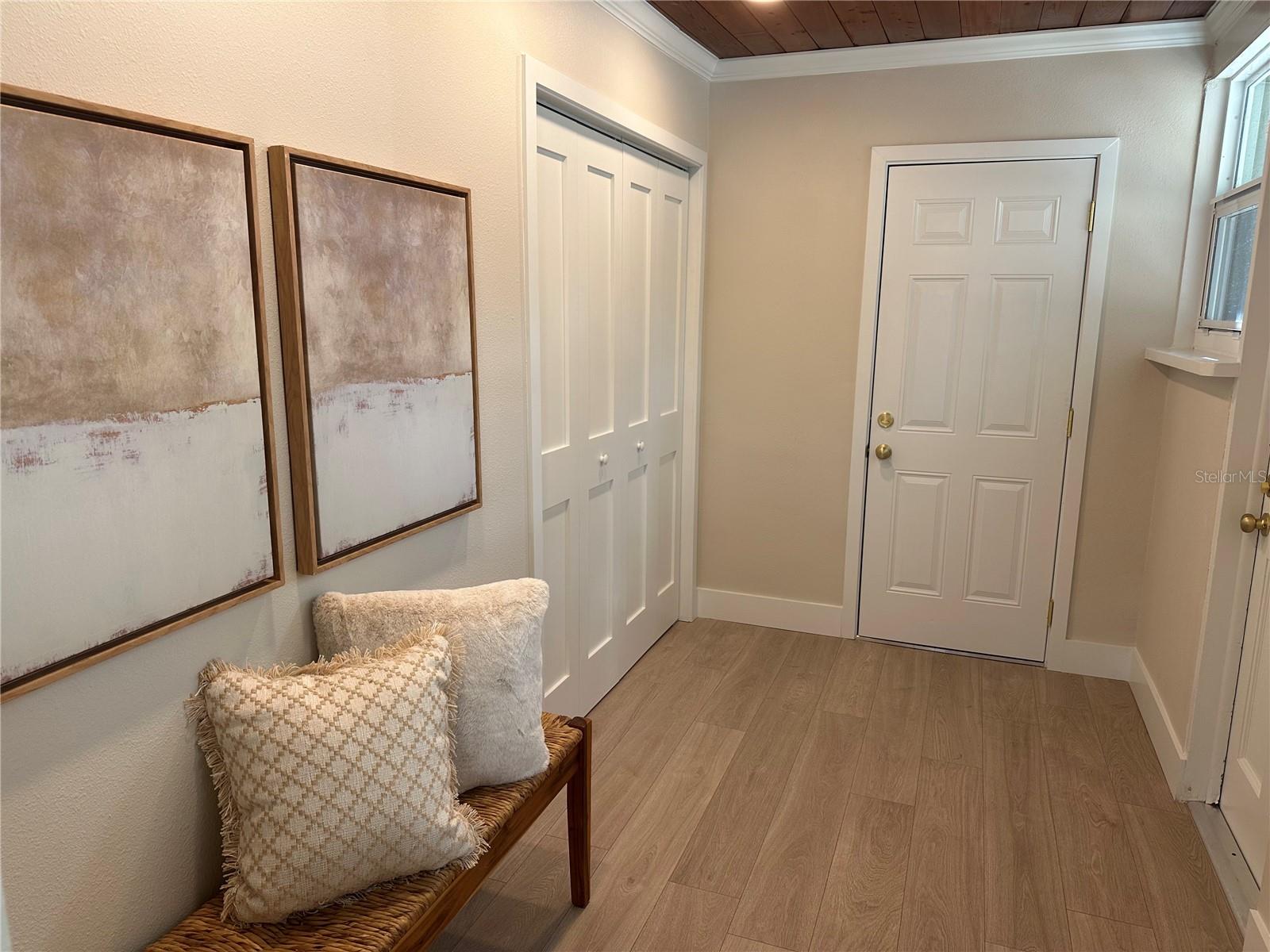 Listing photo id 12 for 2001 Powhatan Avenue