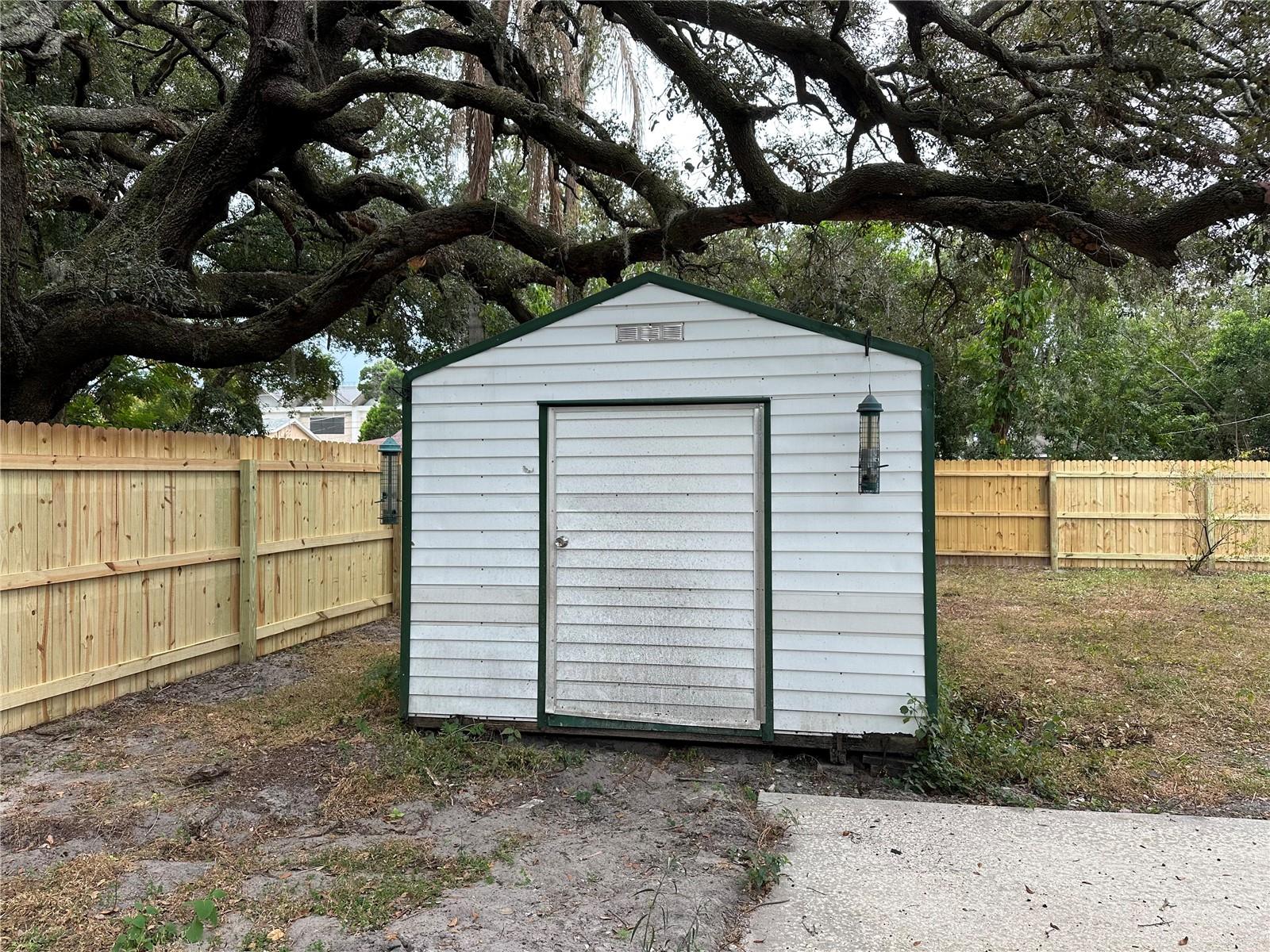 Listing photo id 17 for 2001 Powhatan Avenue