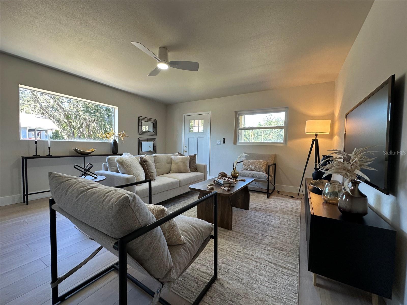 Listing photo id 1 for 2001 Powhatan Avenue