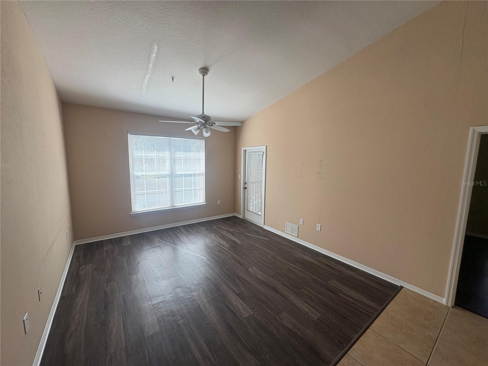 Image 10 of 25 For 10029 Courtney Palms Boulevard 201