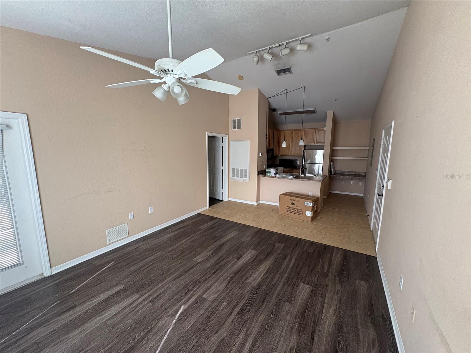 Image 11 of 25 For 10029 Courtney Palms Boulevard 201