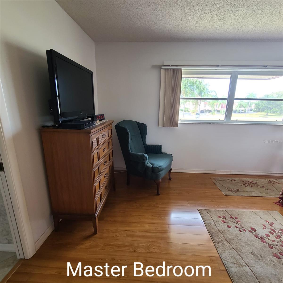 Image 22 of 68 For 220 Buttonwood Circle 220