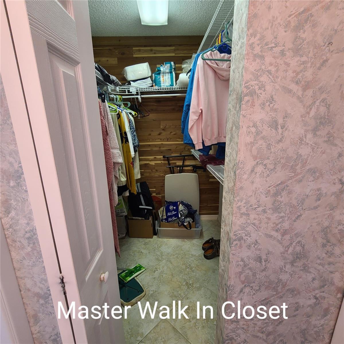 Image 25 of 68 For 220 Buttonwood Circle 220