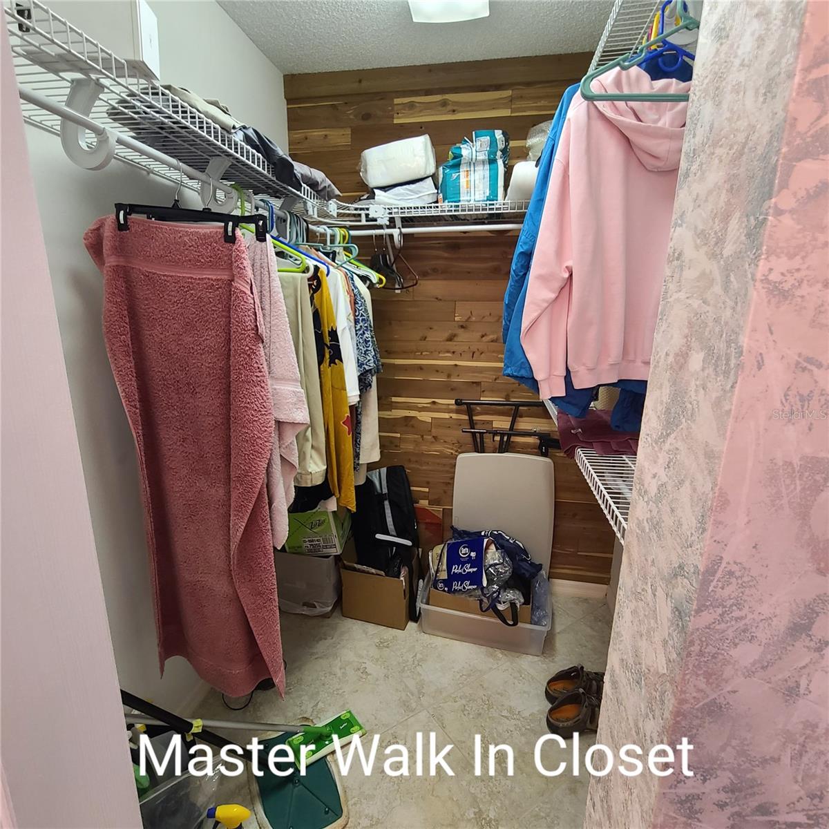 Image 26 of 68 For 220 Buttonwood Circle 220