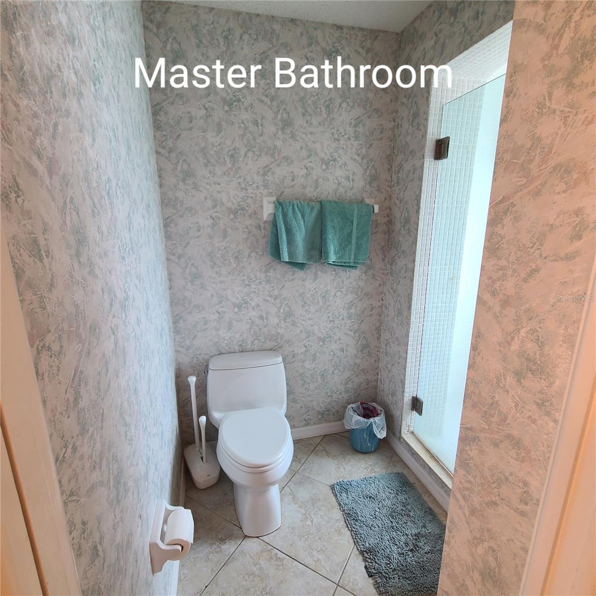 Image 29 of 68 For 220 Buttonwood Circle 220