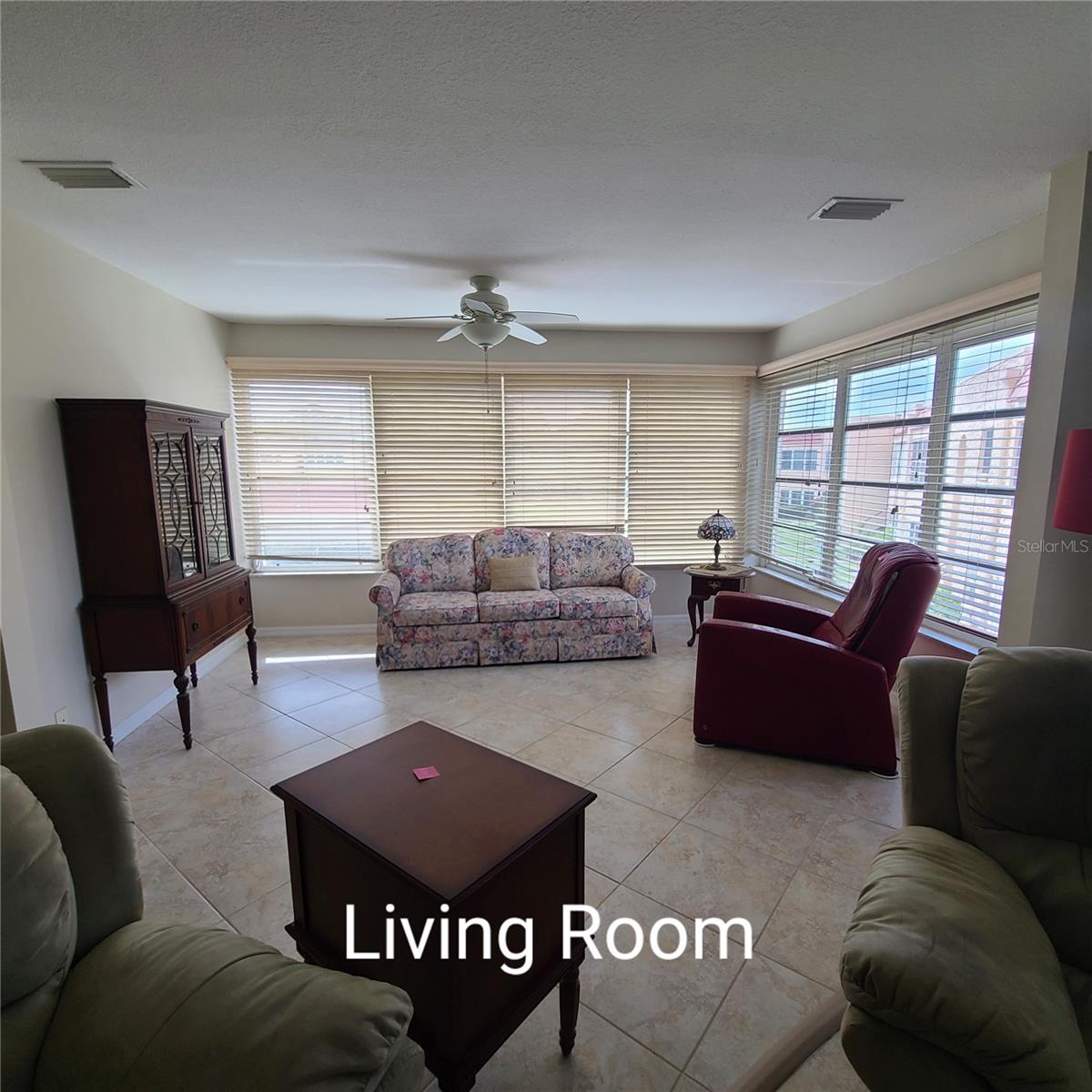 Image 9 of 68 For 220 Buttonwood Circle 220