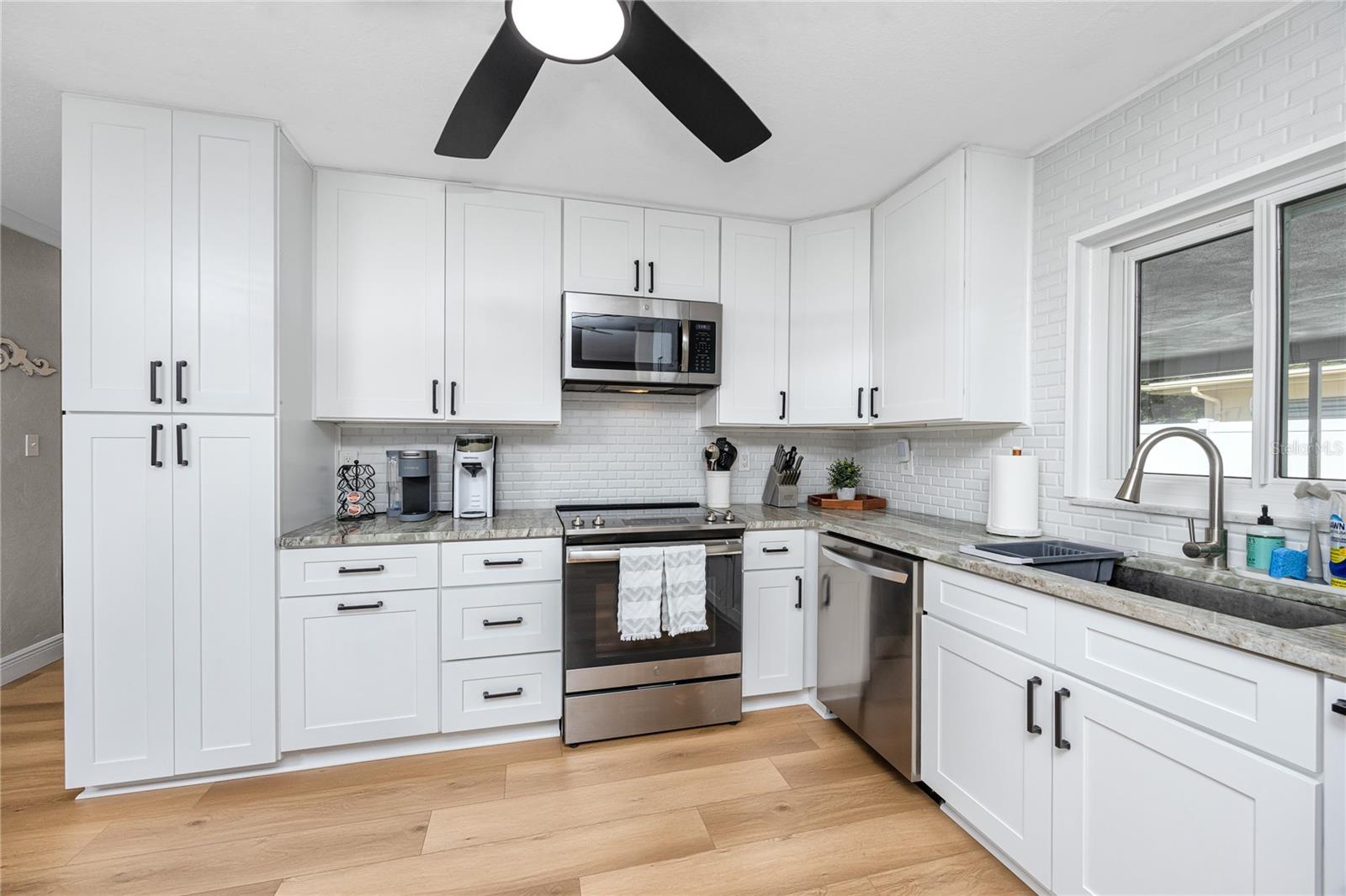 Image 11 of 42 For 13509 99th Avenue