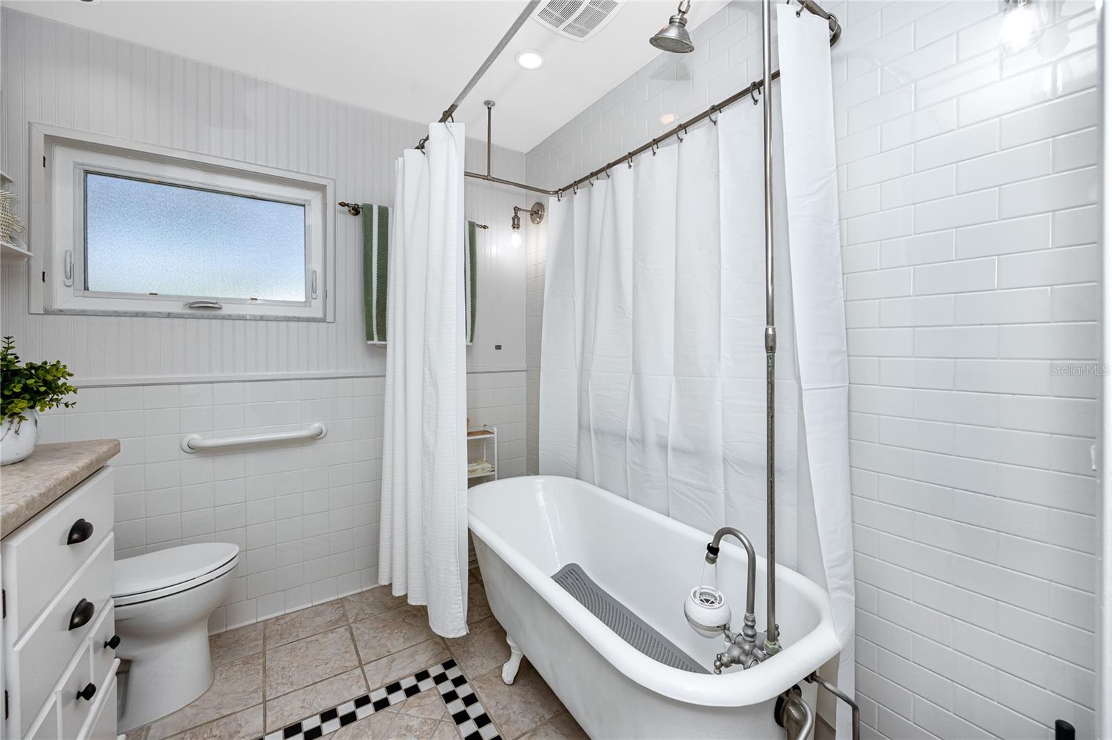 Image 24 of 42 For 13509 99th Avenue