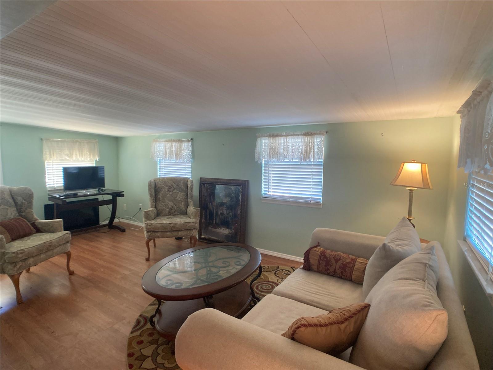 Image 11 of 34 For 1710 7th Street Sw 44