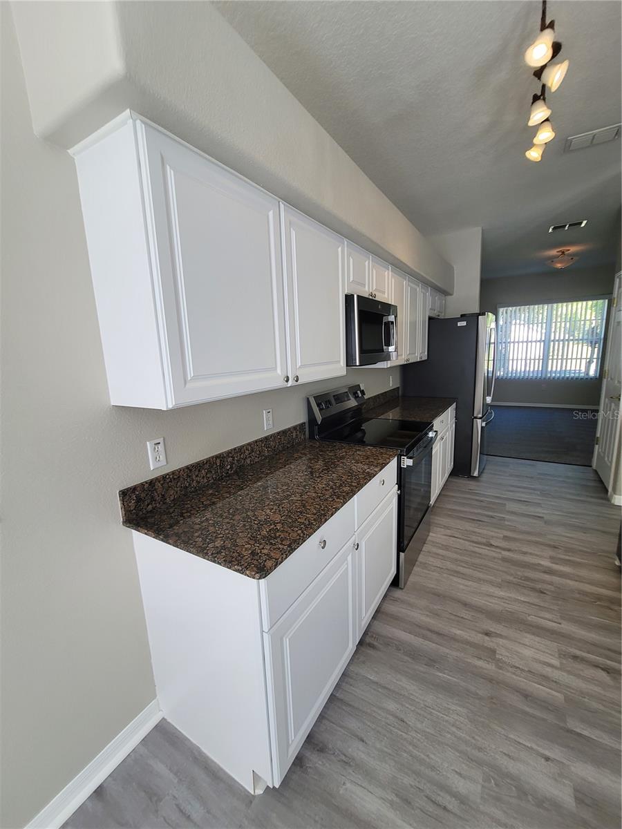 Image 22 of 39 For 13276 Bainbridge Way