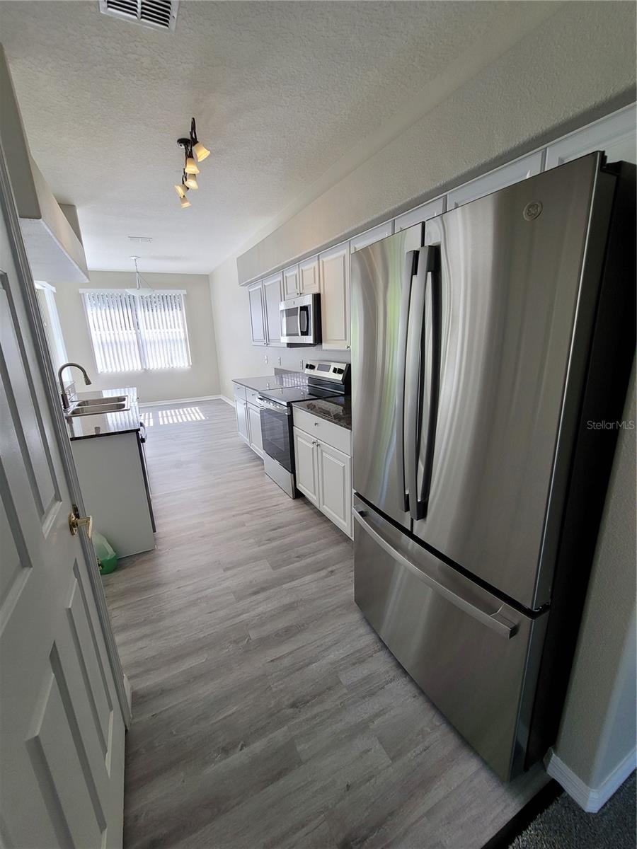 Image 25 of 39 For 13276 Bainbridge Way