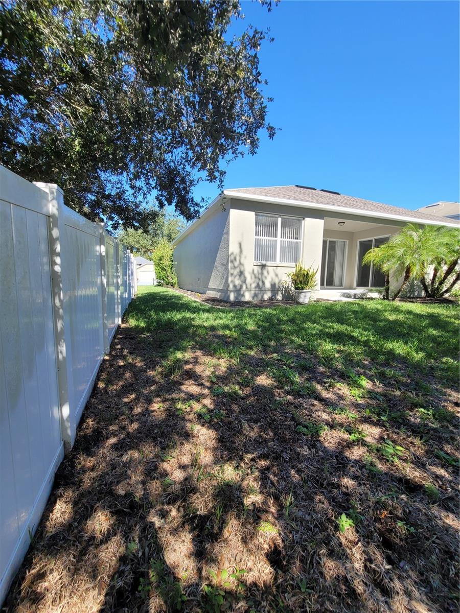 Image 30 of 39 For 13276 Bainbridge Way