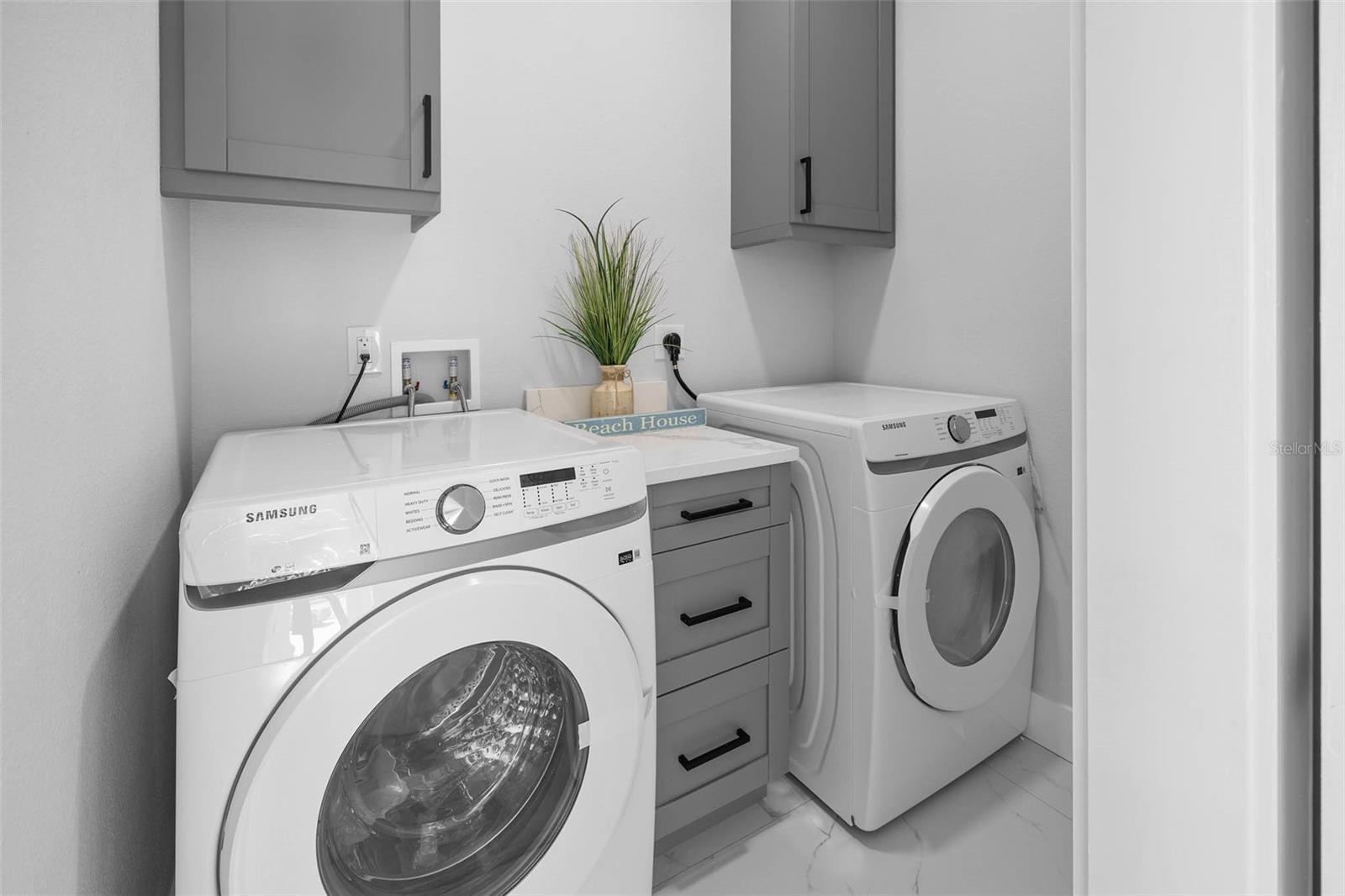 Image 20 of 38 For 3380 Holly Springs Drive