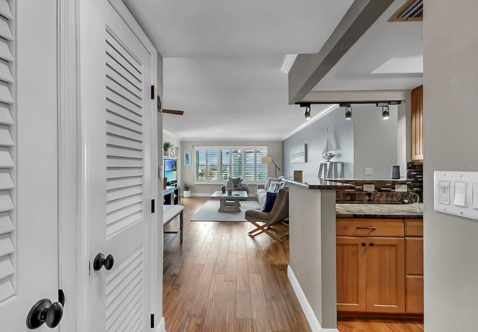 Image 11 of 42 For 5220 Brittany Drive S 603