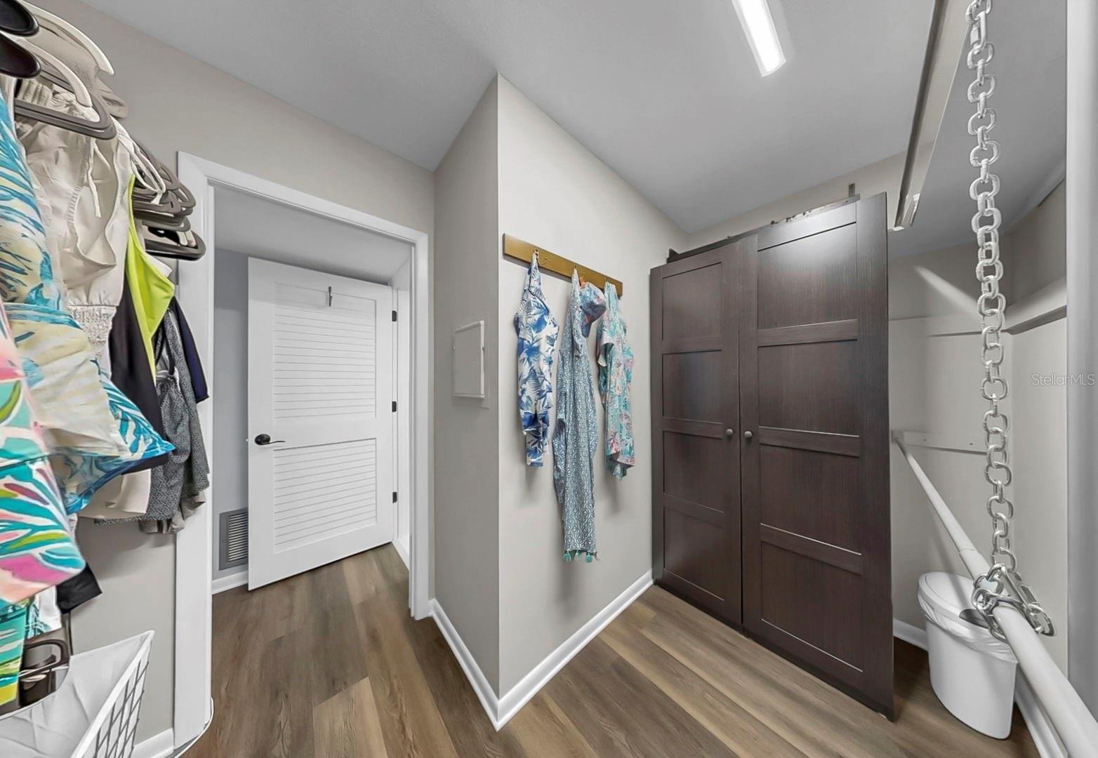 Image 20 of 42 For 5220 Brittany Drive S 603