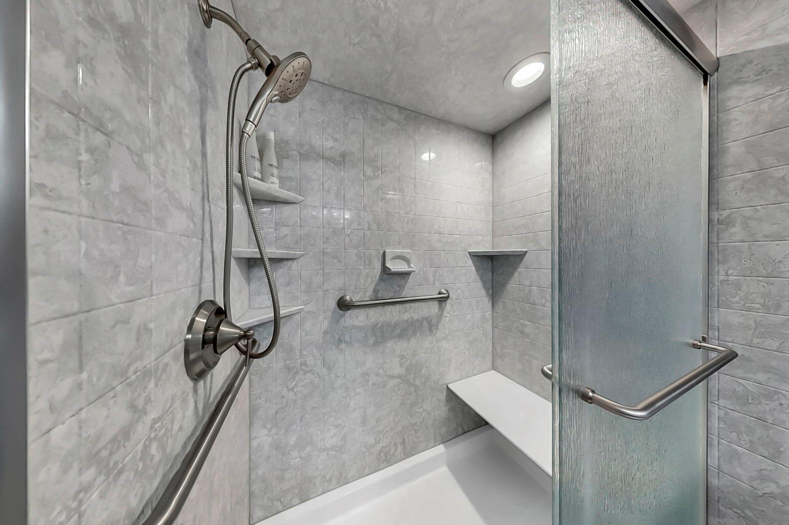 Image 21 of 42 For 5220 Brittany Drive S 603